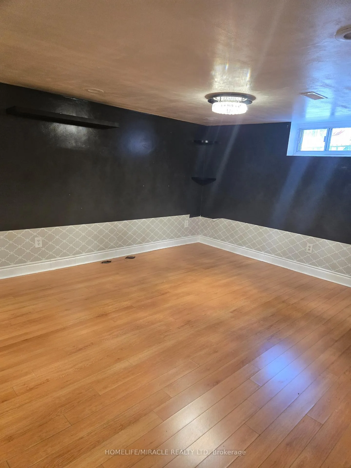Photo 24 of 25 Chandlier Drive, Scarborough, Woburn — HOMEH