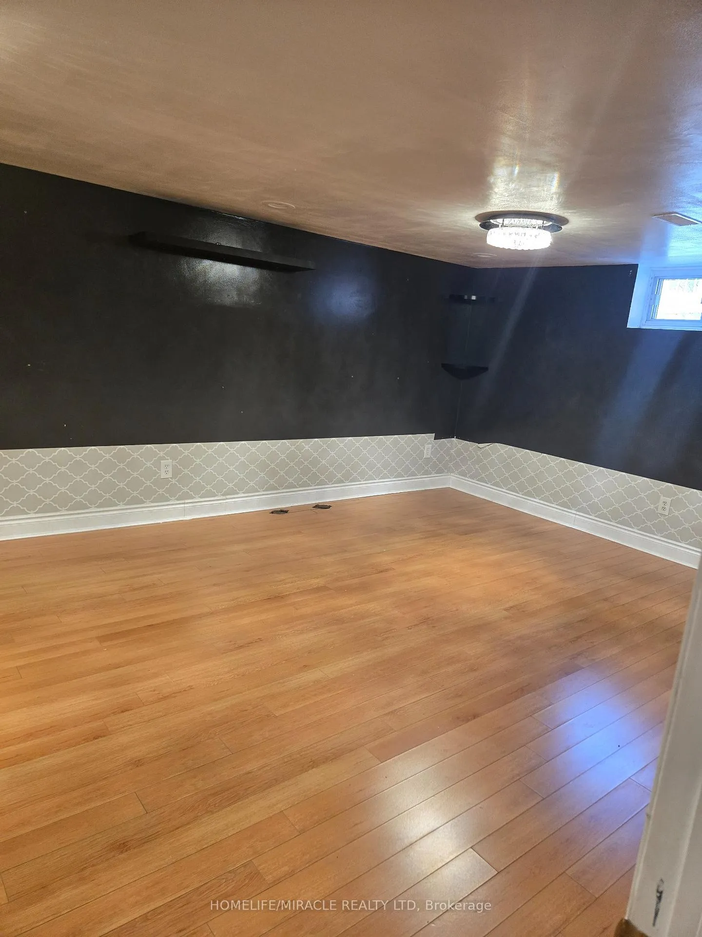Photo 25 of 25 Chandlier Drive, Scarborough, Woburn — HOMEH