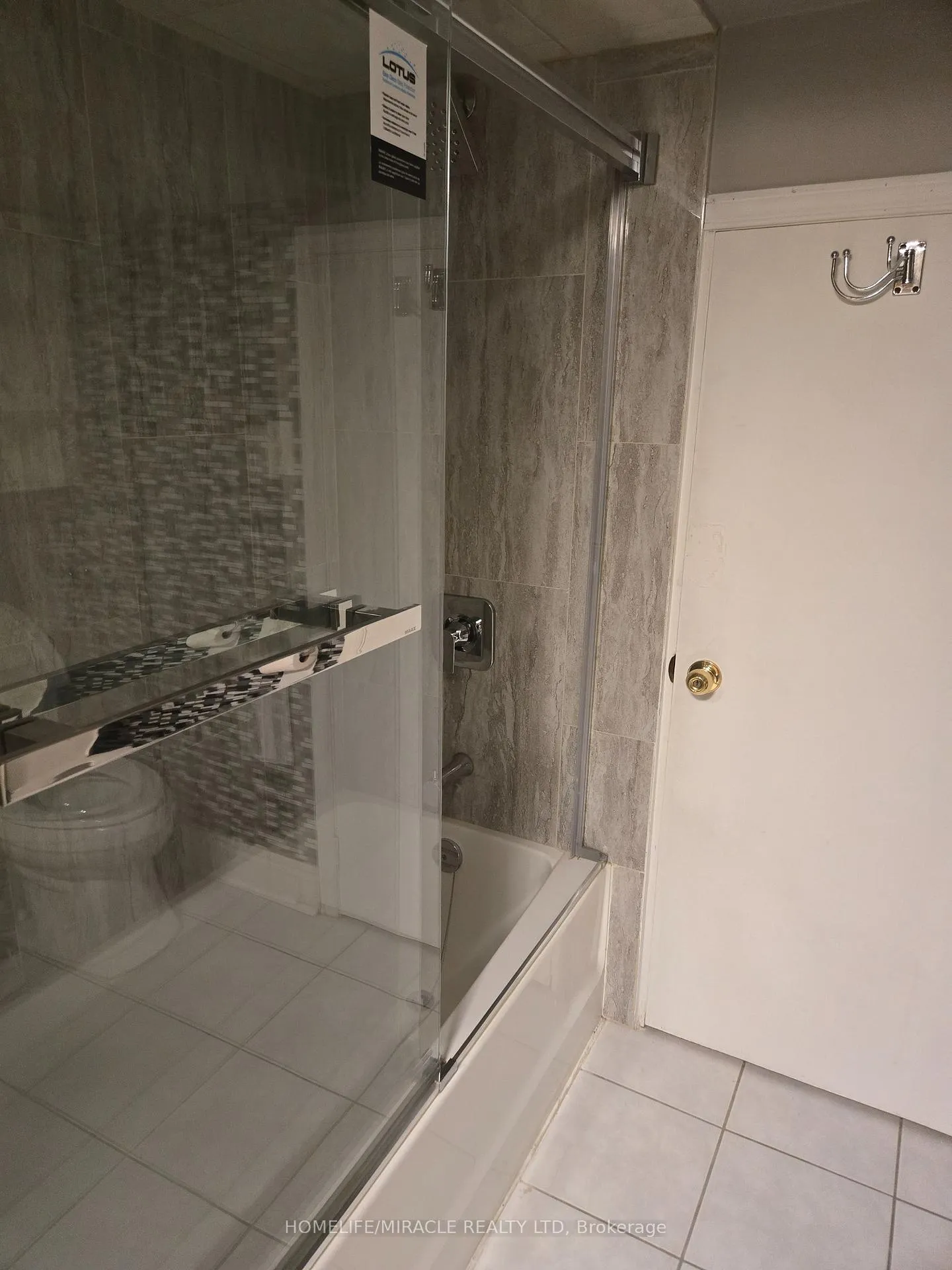 Photo 28 of 25 Chandlier Drive, Scarborough, Woburn — HOMEH