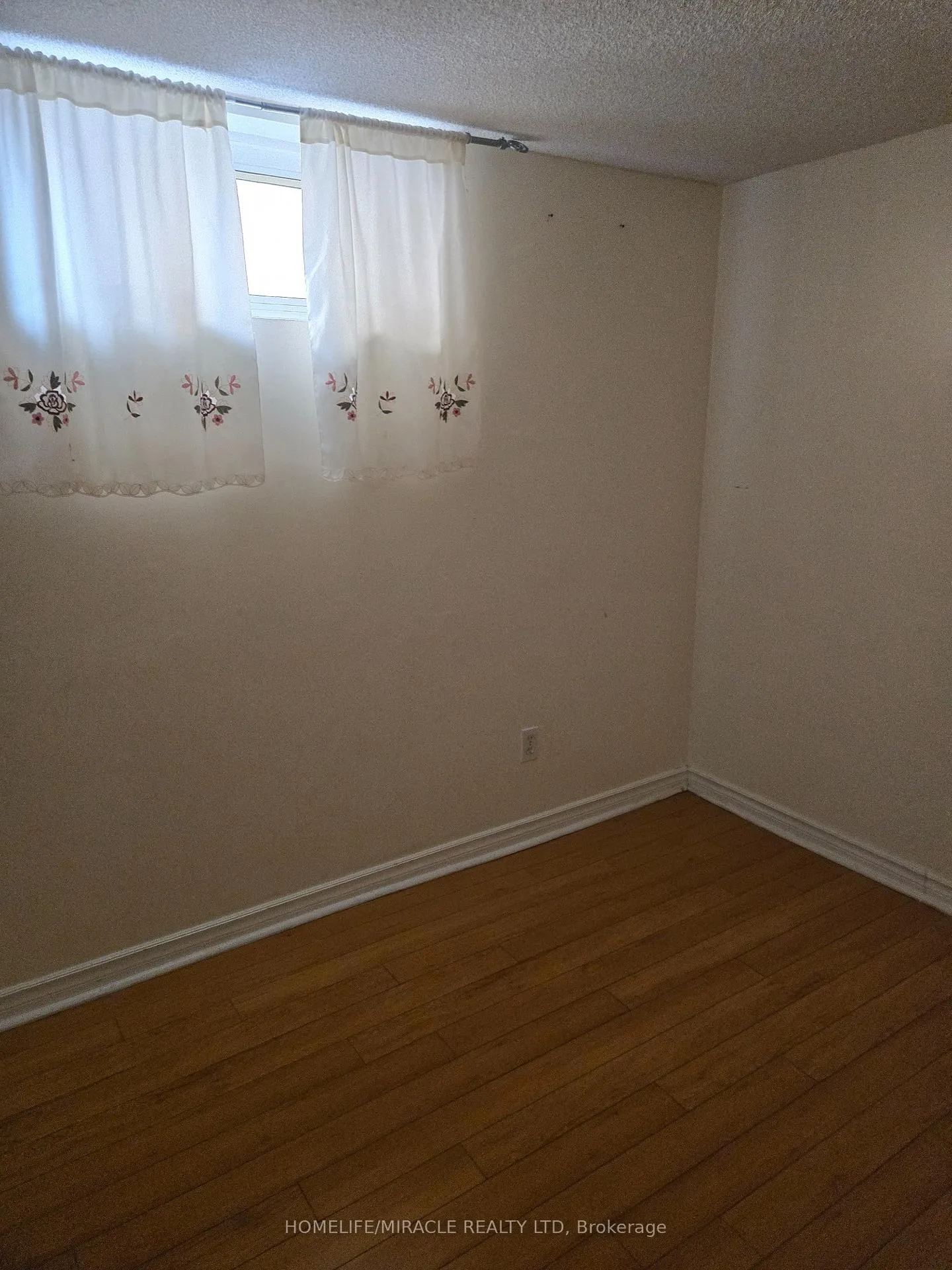 Photo 33 of 25 Chandlier Drive, Scarborough, Woburn — HOMEH