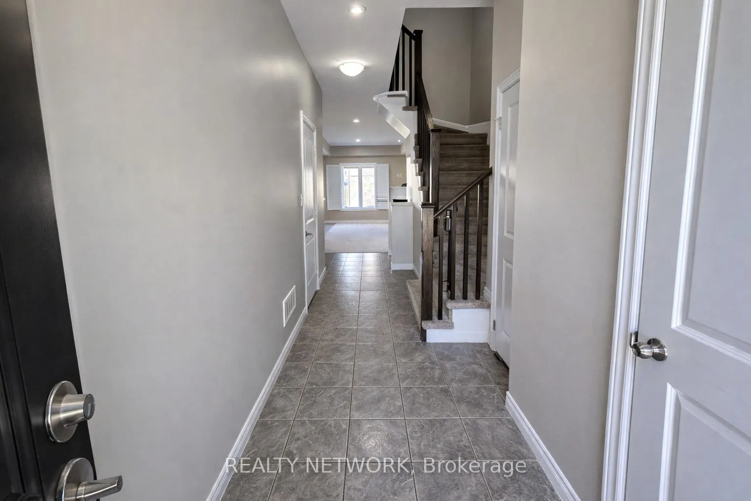 Photo 4 of 31 Serenity Lane, Hamilton, Rural Glanbrook — HOMEH