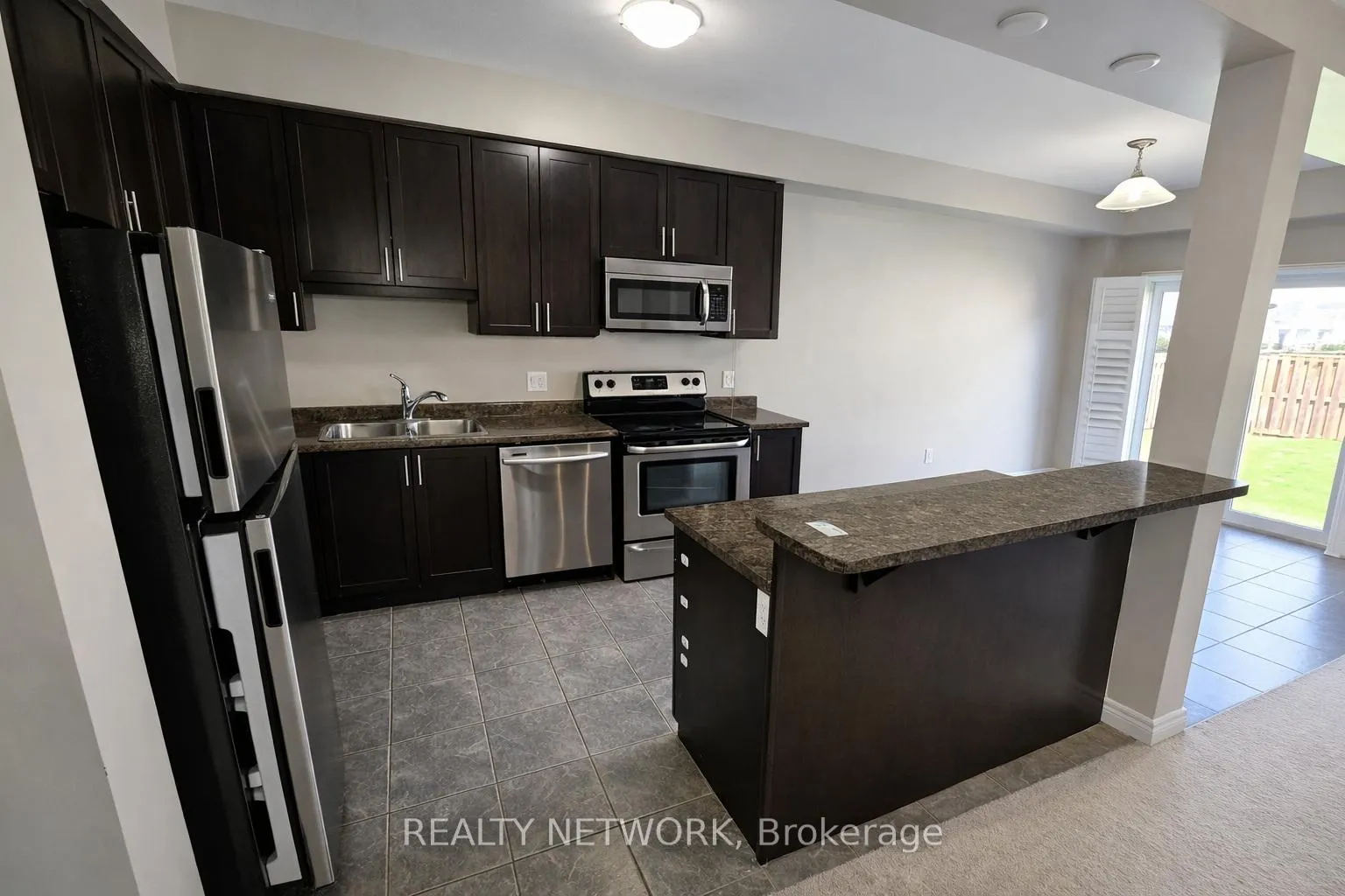 Photo 7 of 31 Serenity Lane, Hamilton, Rural Glanbrook — HOMEH