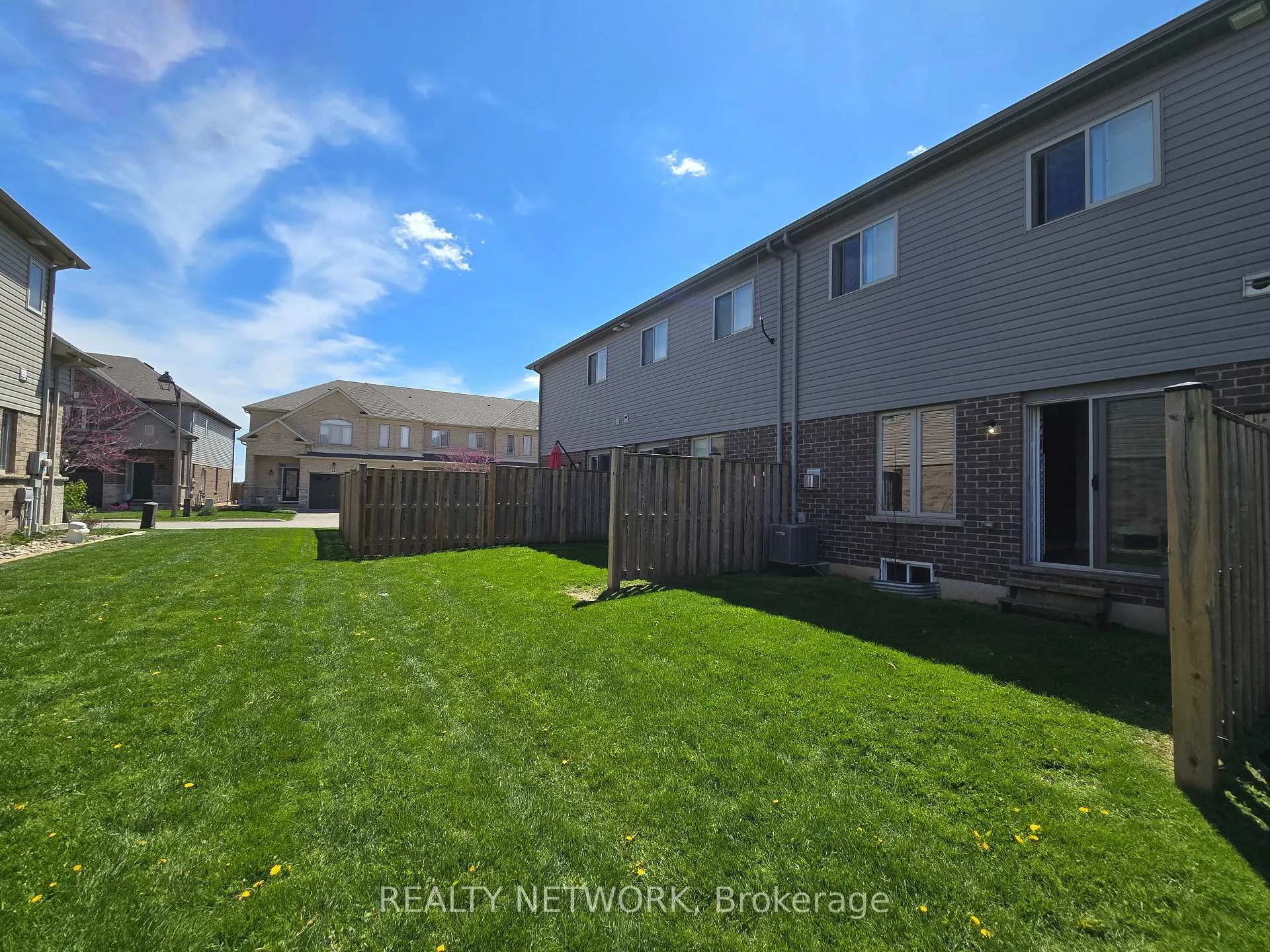 Photo 19 of 31 Serenity Lane, Hamilton, Rural Glanbrook — HOMEH