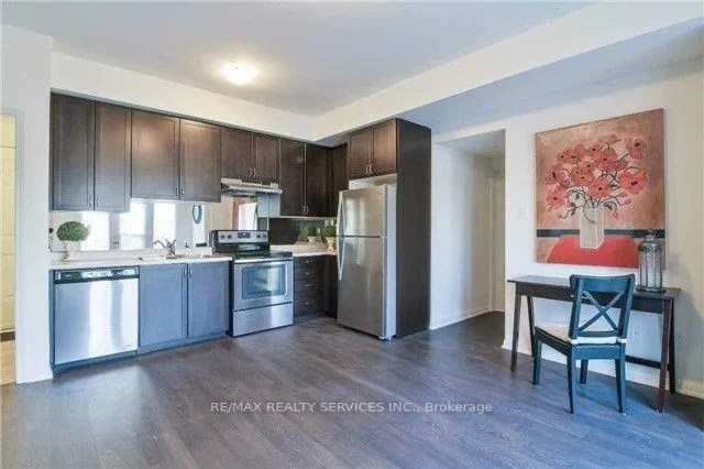 Photo 3 of 250 Sunny Meadow Boulevard, Brampton, Sandringham-Wellington — HOMEH