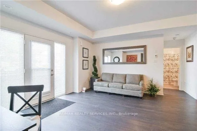 Photo 4 of 250 Sunny Meadow Boulevard, Brampton, Sandringham-Wellington — HOMEH