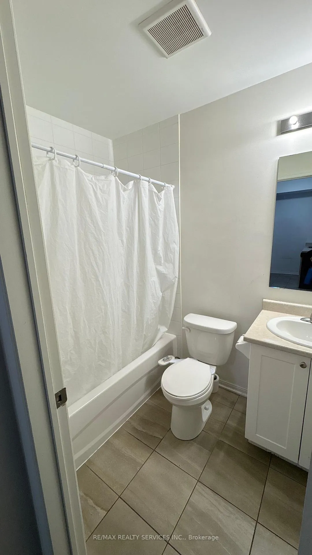 Photo 10 of 250 Sunny Meadow Boulevard, Brampton, Sandringham-Wellington — HOMEH