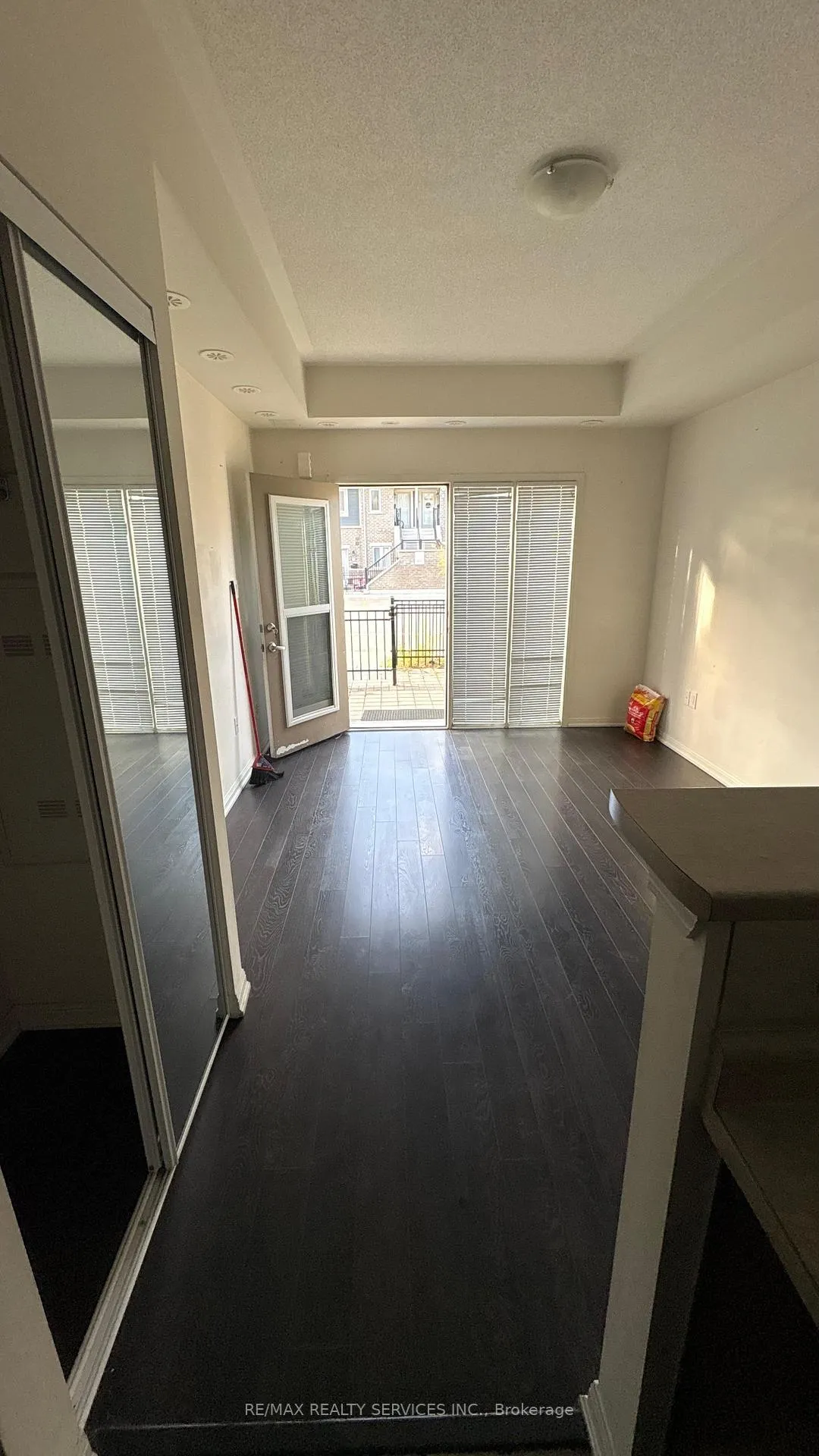 Photo 12 of 250 Sunny Meadow Boulevard, Brampton, Sandringham-Wellington — HOMEH