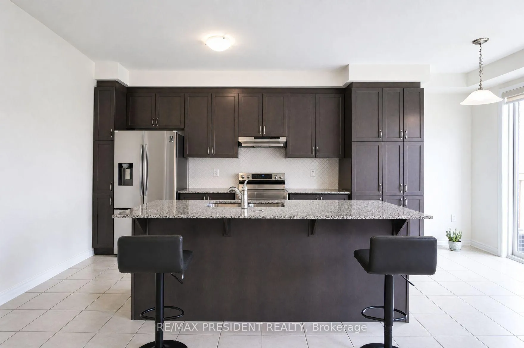 Photo 4 of 34 Eberly Woods Drive, Caledon, Rural Caledon — HOMEH