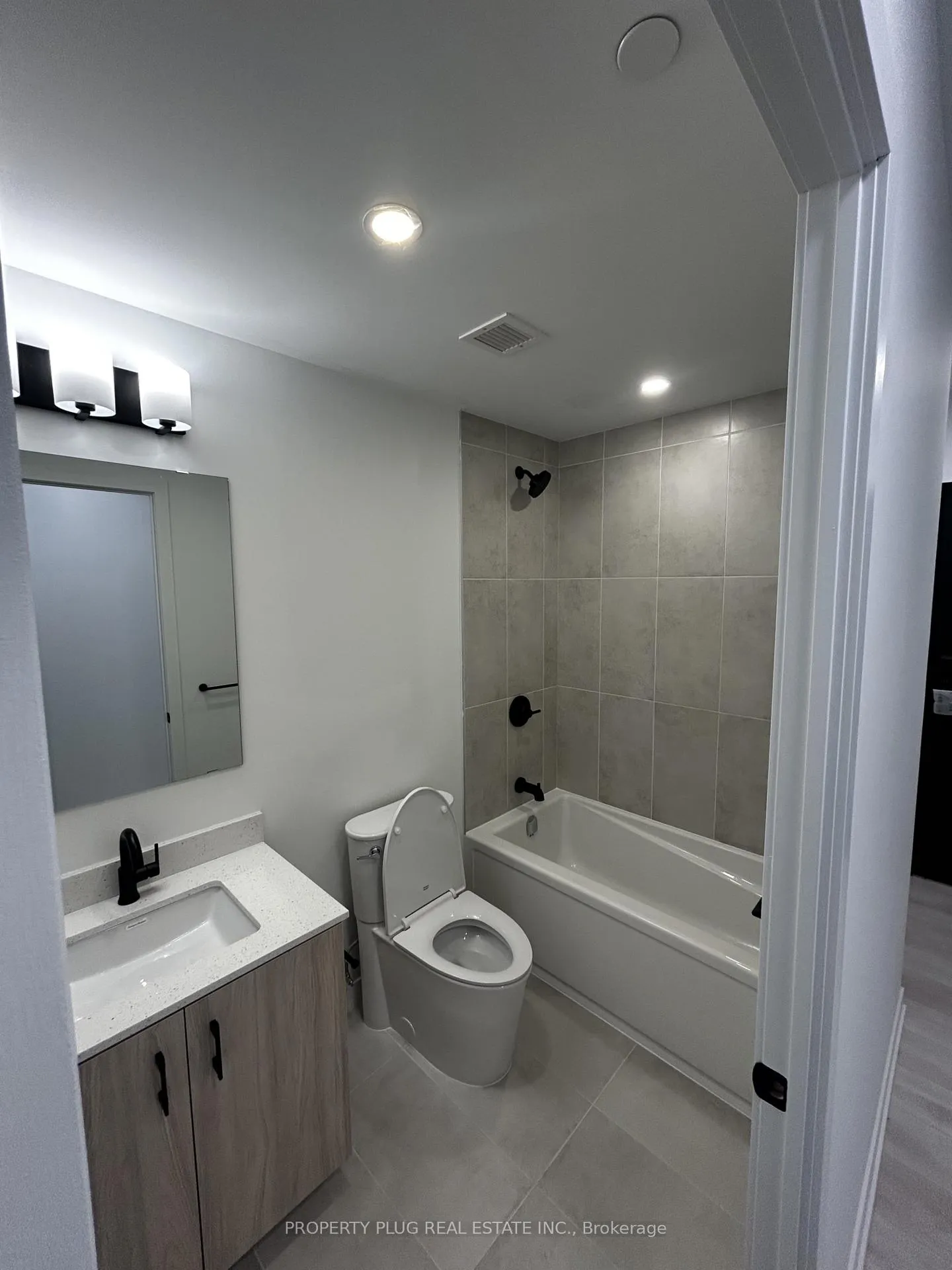 Photo 12 of Unit C907, 4878 Powers Common, Burlington, Alton — HOMEH