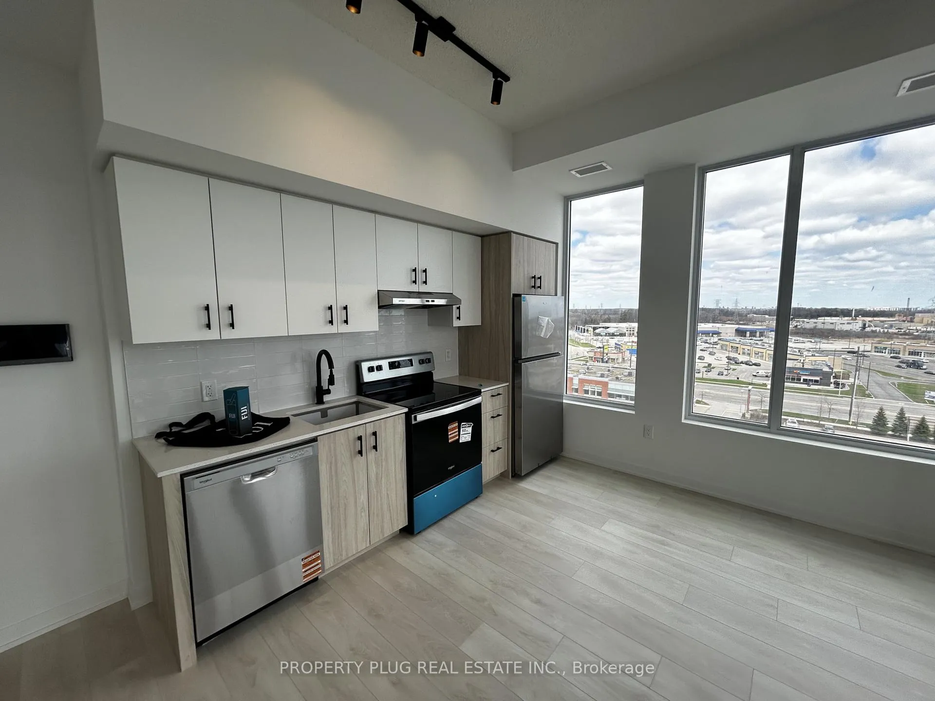 Photo 14 of Unit C907, 4878 Powers Common, Burlington, Alton — HOMEH