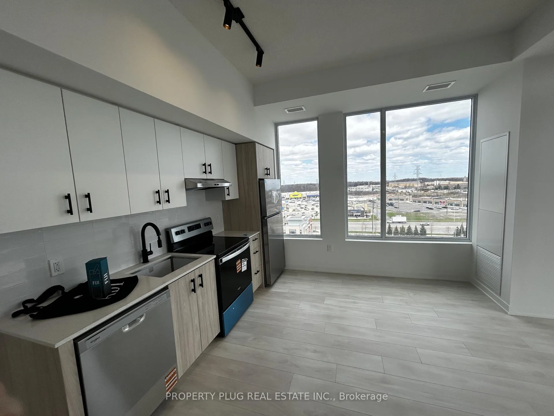Photo 15 of Unit C907, 4878 Powers Common, Burlington, Alton — HOMEH