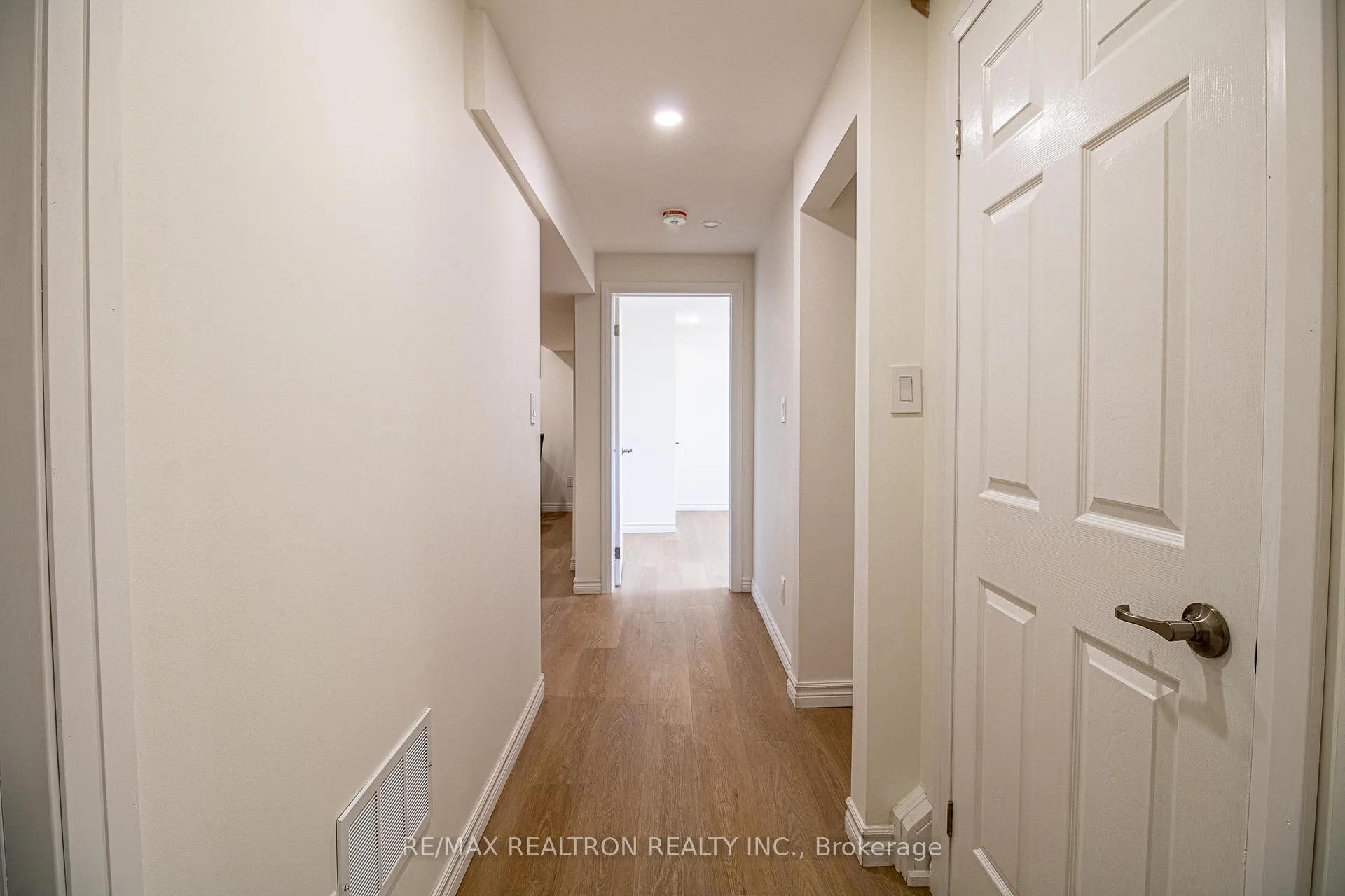 Photo 5 of Unit Lower, 96 Southdale Drive, Markham, Bullock — HOMEH