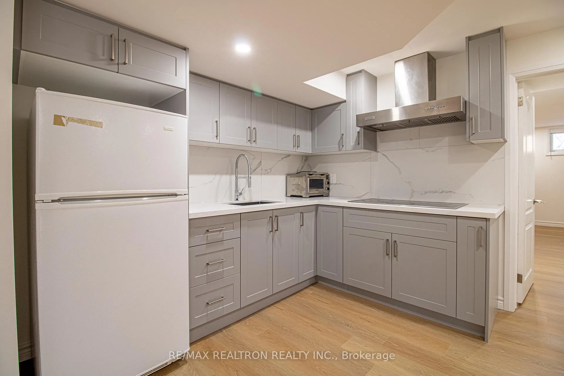 Photo 6 of Unit Lower, 96 Southdale Drive, Markham, Bullock — HOMEH