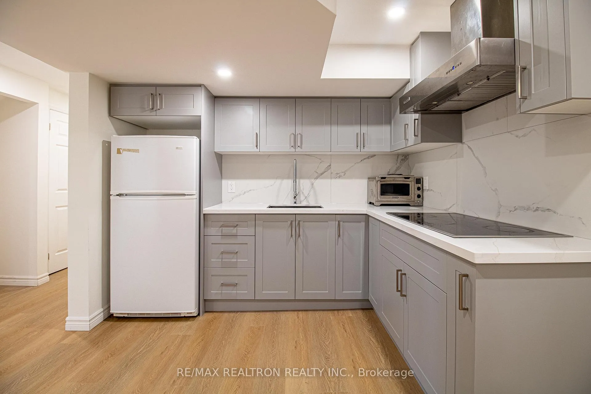 Photo 8 of Unit Lower, 96 Southdale Drive, Markham, Bullock — HOMEH
