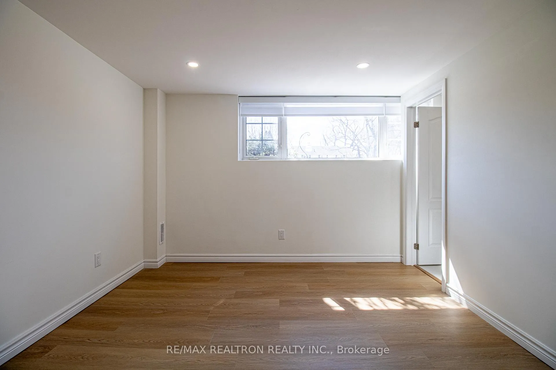 Photo 12 of Unit Lower, 96 Southdale Drive, Markham, Bullock — HOMEH