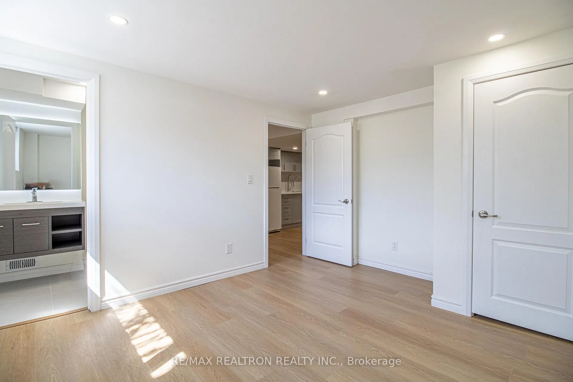 Photo 13 of Unit Lower, 96 Southdale Drive, Markham, Bullock — HOMEH