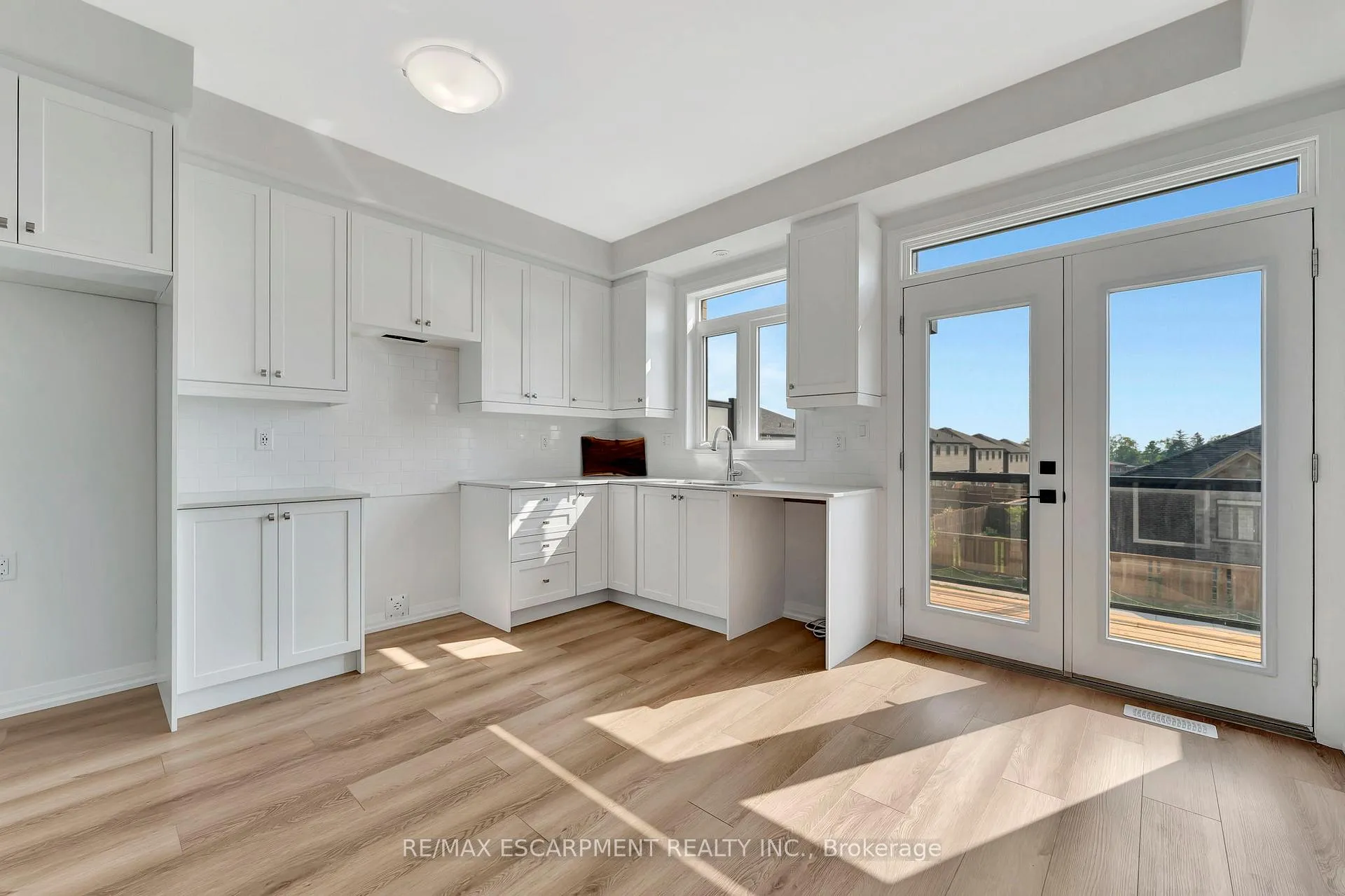 Photo 10 of Unit 90, 55 Tom Brown Drive, Brant, Paris — HOMEH