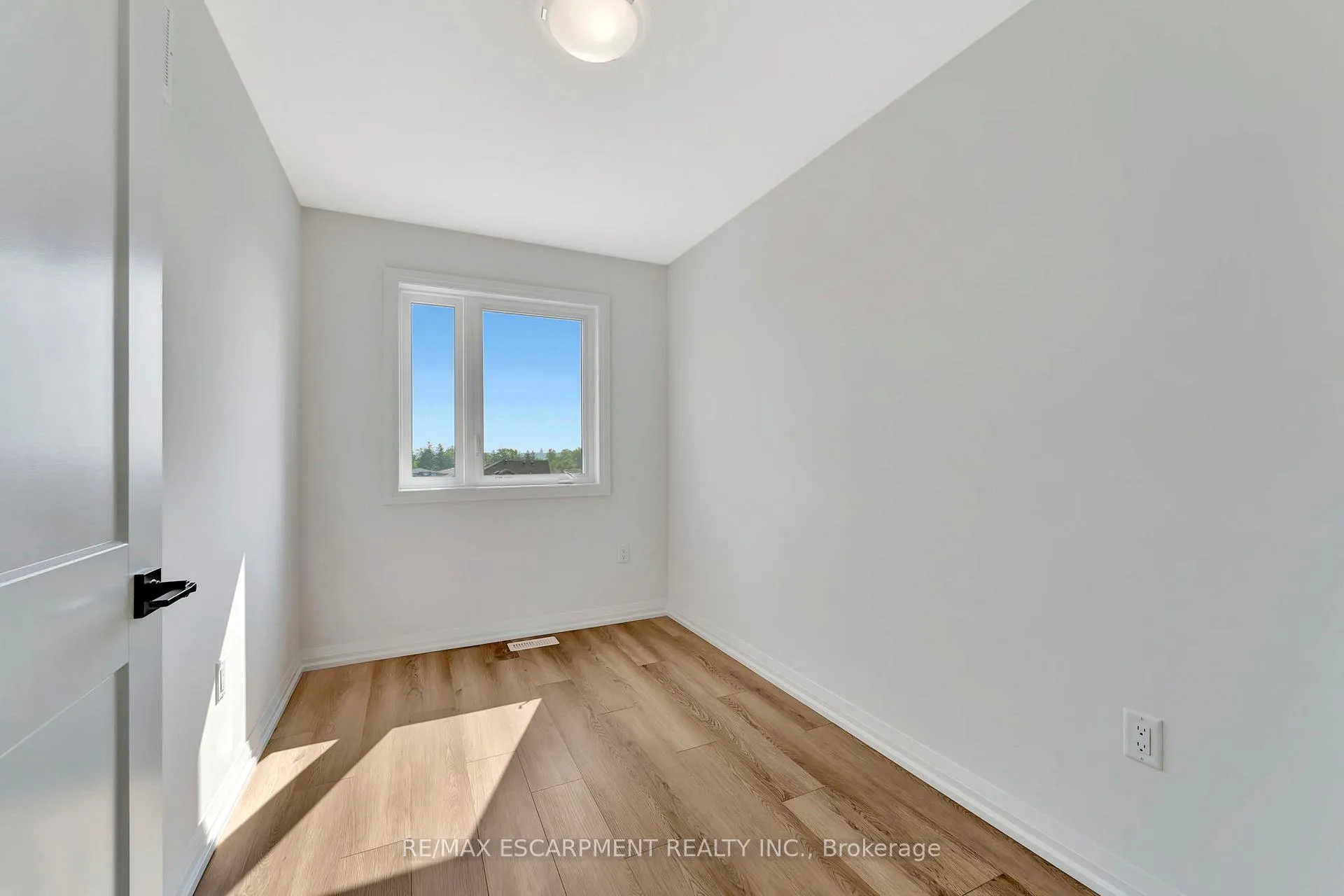 Photo 27 of Unit 90, 55 Tom Brown Drive, Brant, Paris — HOMEH