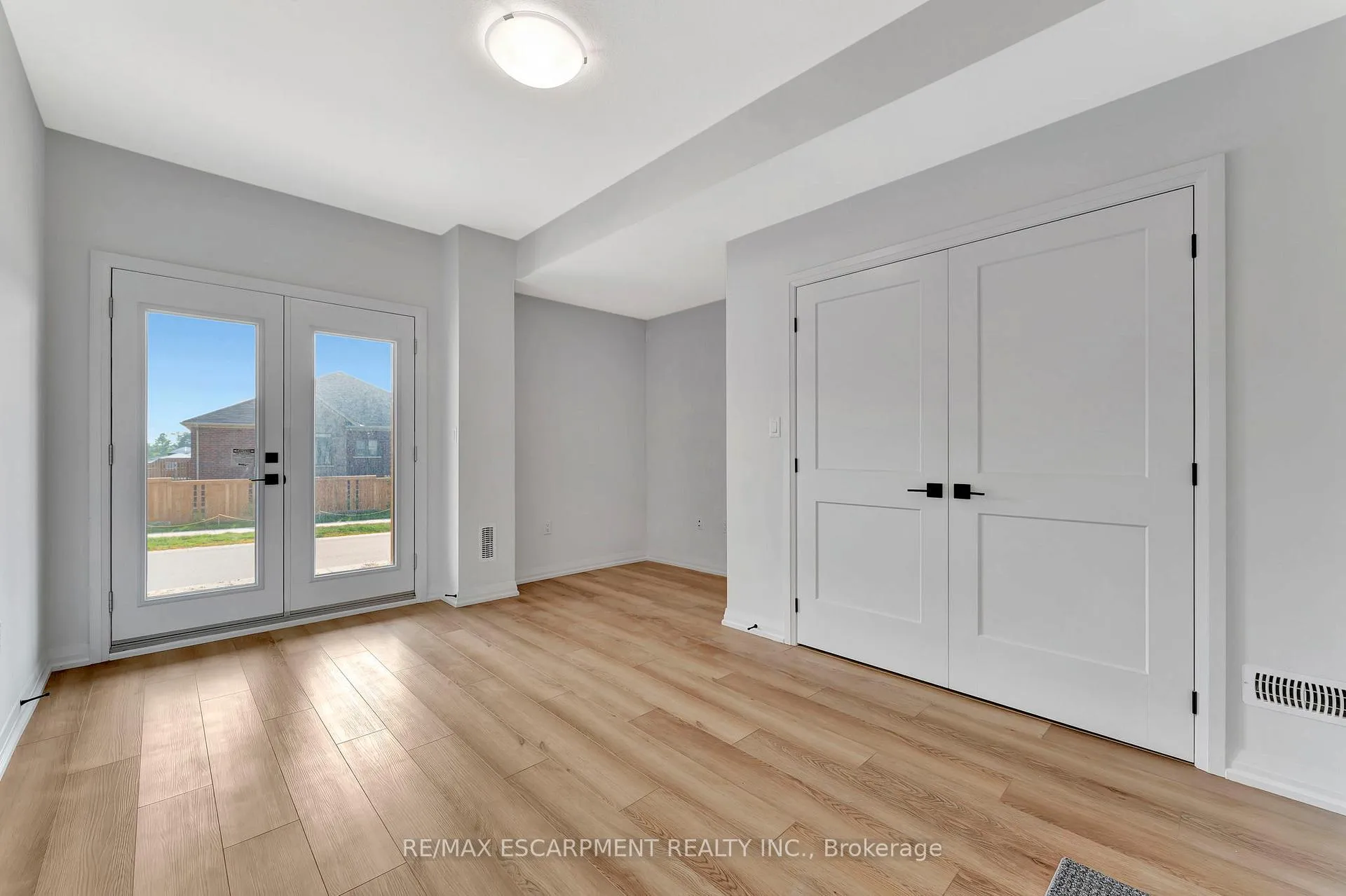 Photo 31 of Unit 90, 55 Tom Brown Drive, Brant, Paris — HOMEH