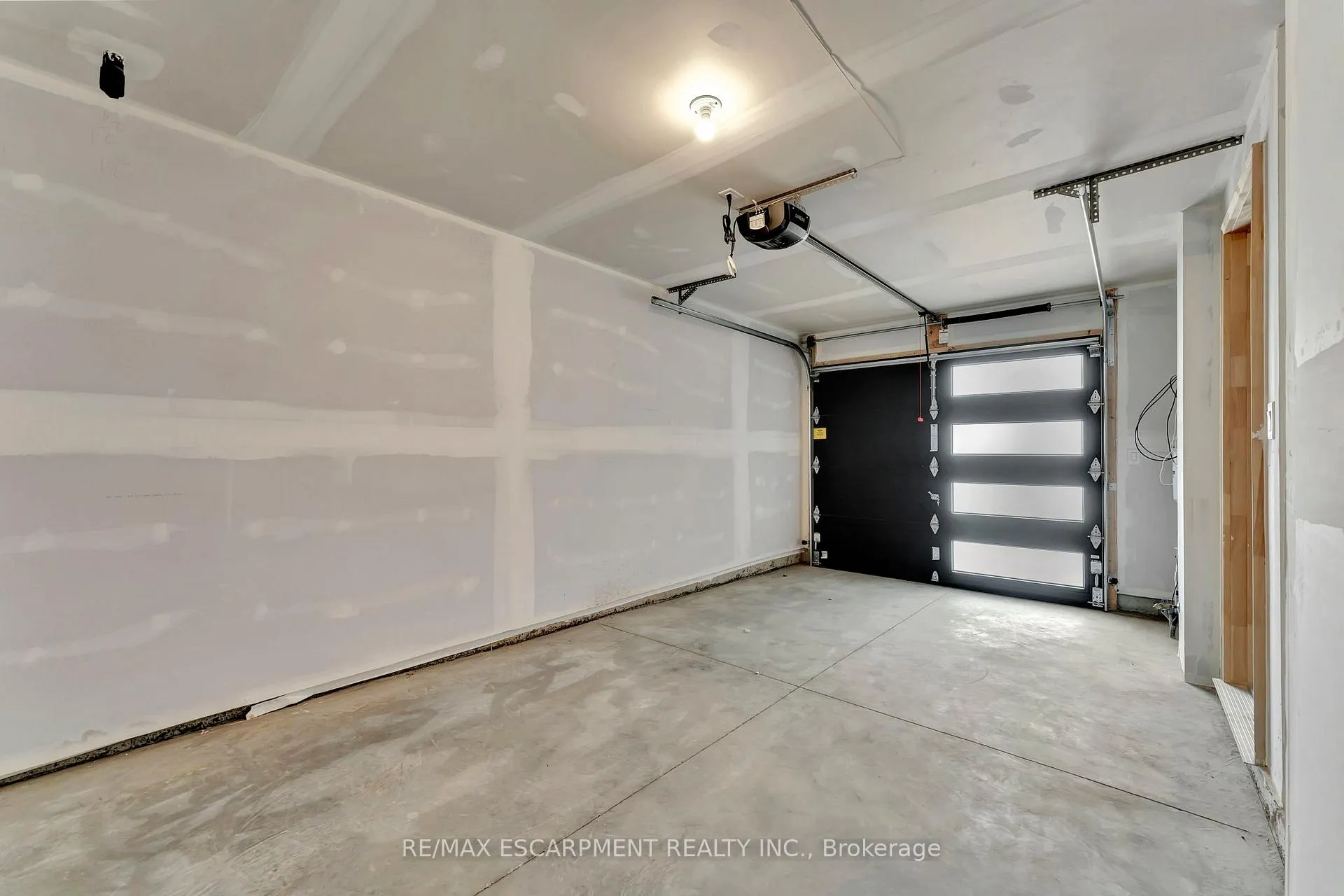 Photo 35 of Unit 90, 55 Tom Brown Drive, Brant, Paris — HOMEH