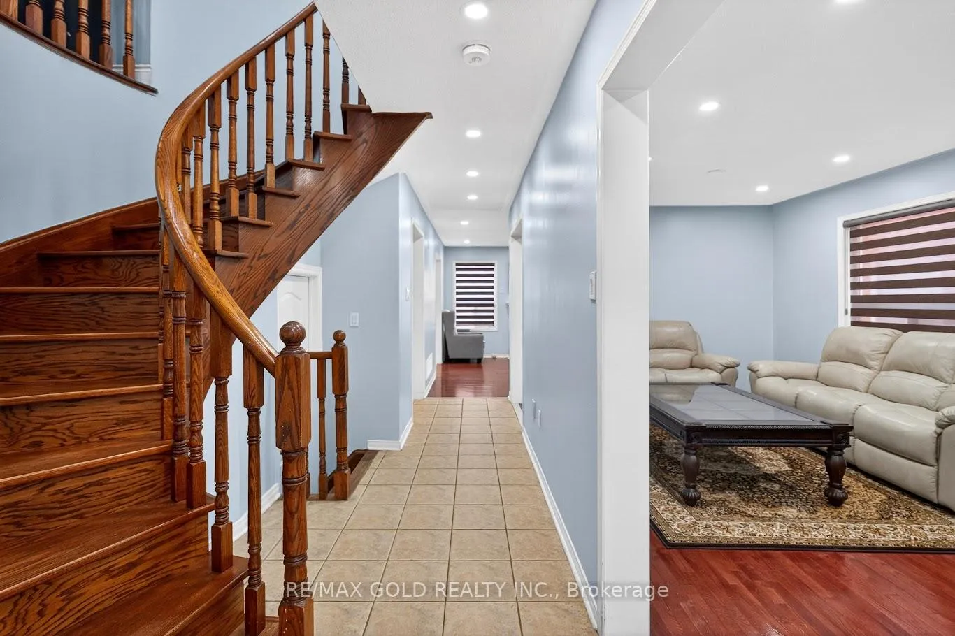 Photo 4 of 50 Ranchero Drive, Brampton, Fletcher's Meadow — HOMEH