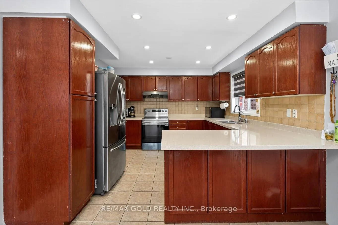 Photo 7 of 50 Ranchero Drive, Brampton, Fletcher's Meadow — HOMEH
