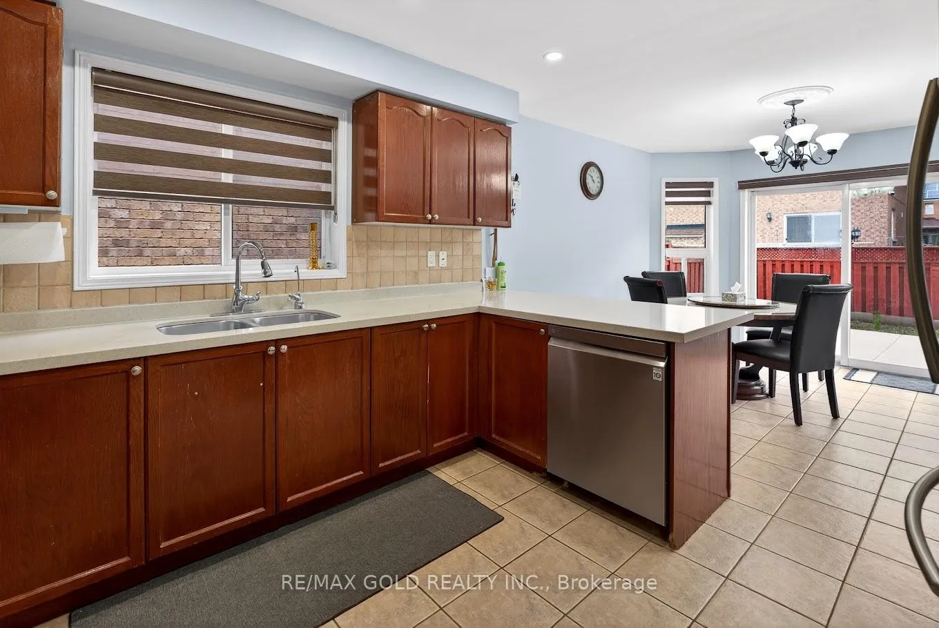 Photo 8 of 50 Ranchero Drive, Brampton, Fletcher's Meadow — HOMEH