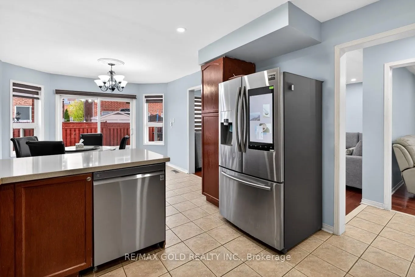 Photo 10 of 50 Ranchero Drive, Brampton, Fletcher's Meadow — HOMEH