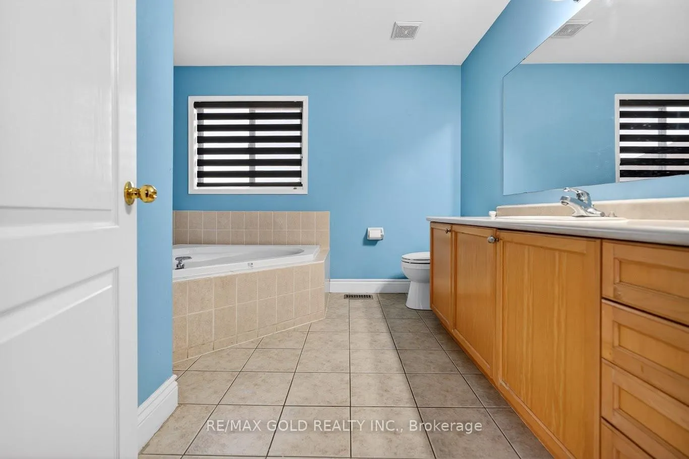 Photo 25 of 50 Ranchero Drive, Brampton, Fletcher's Meadow — HOMEH