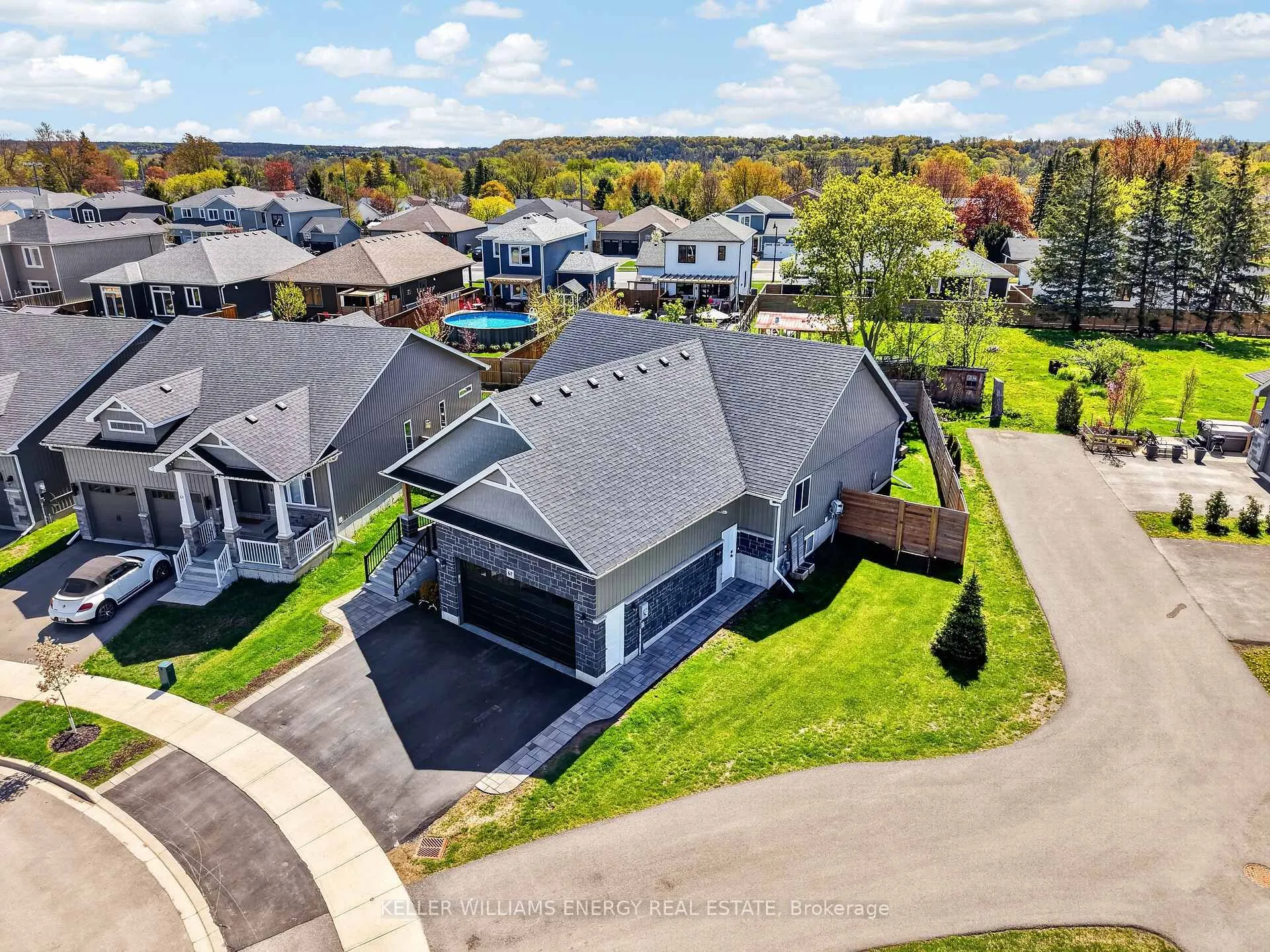 Photo 3 of 67 Farrington Crescent, Prince Edward County, Picton Ward — HOMEH