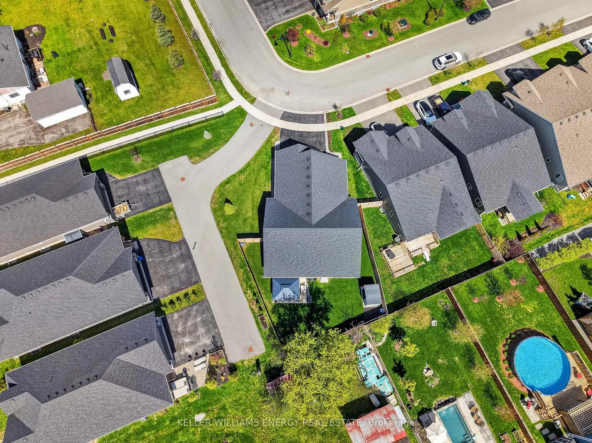 Photo 4 of 67 Farrington Crescent, Prince Edward County, Picton Ward — HOMEH