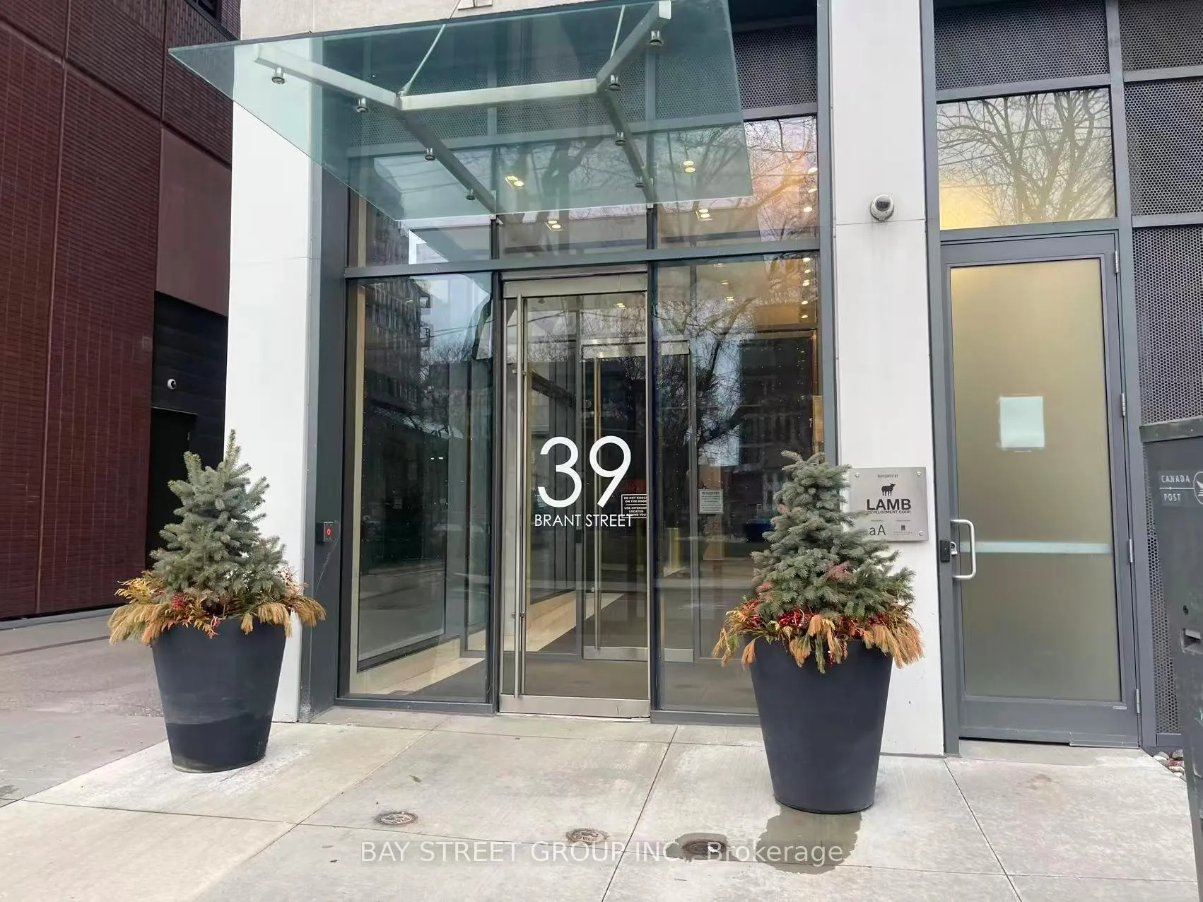 Photo 1 of Unit 811, 39 Brant Street, Toronto, Waterfront Communities — HOMEH
