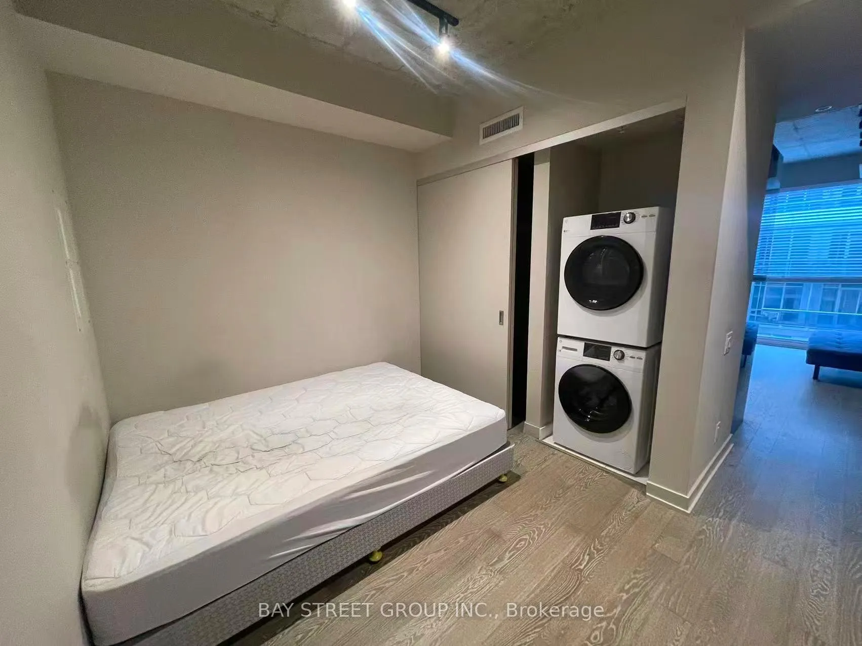 Photo 4 of Unit 811, 39 Brant Street, Toronto, Waterfront Communities — HOMEH