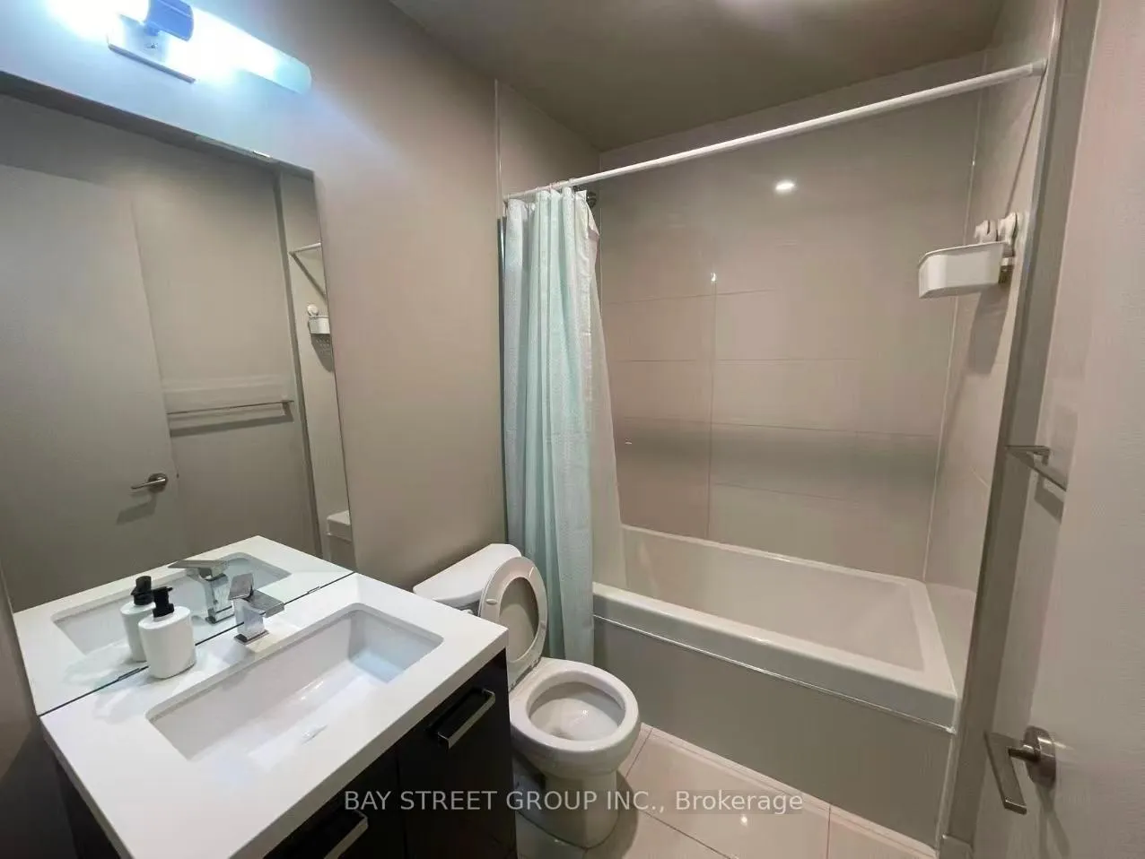 Photo 10 of Unit 811, 39 Brant Street, Toronto, Waterfront Communities — HOMEH