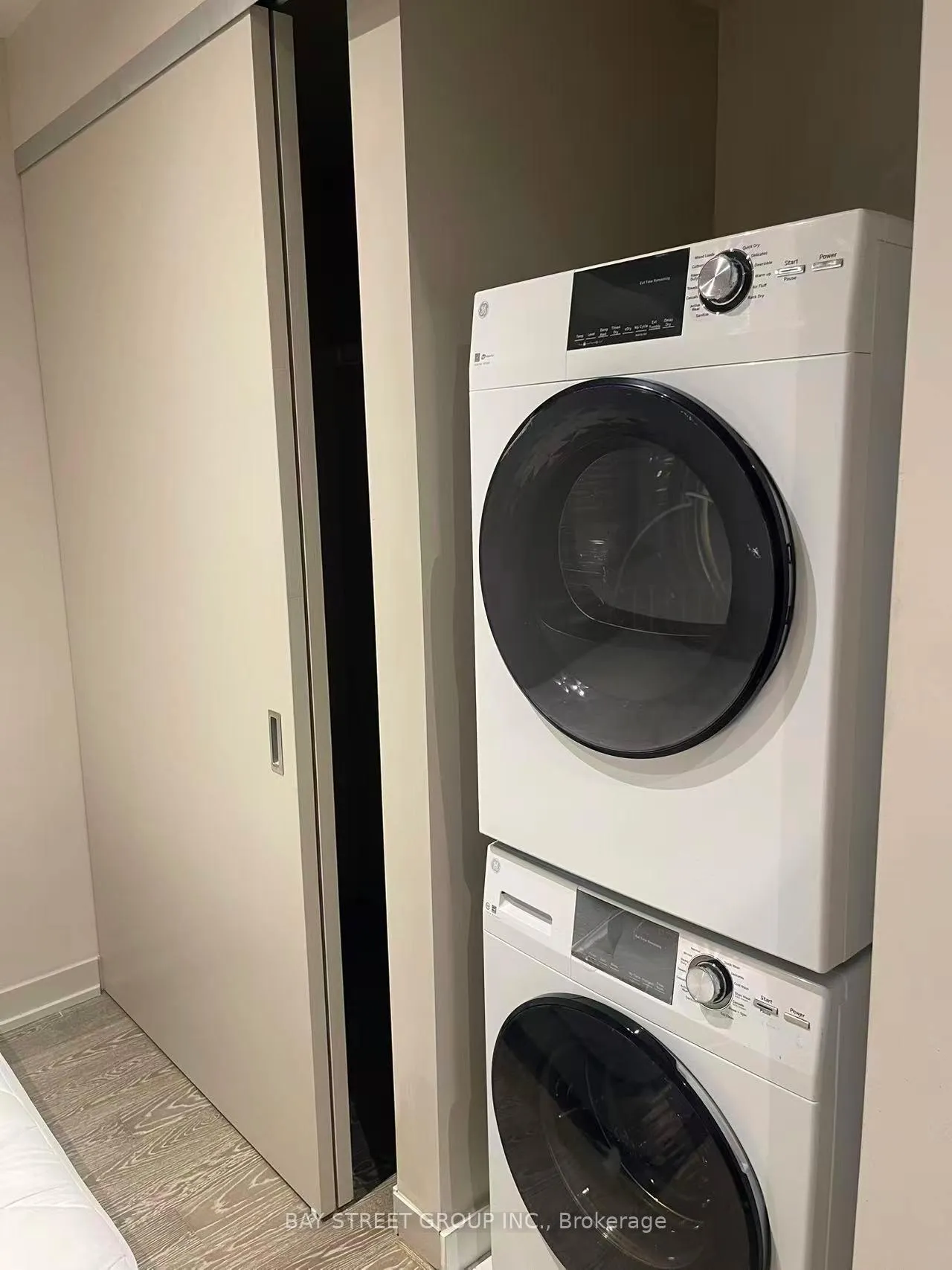Photo 12 of Unit 811, 39 Brant Street, Toronto, Waterfront Communities — HOMEH