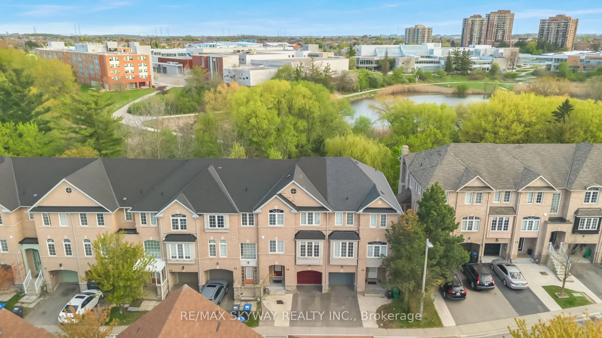 Photo 3 of 64 Bernard Avenue, Brampton, Fletcher's Creek South — HOMEH