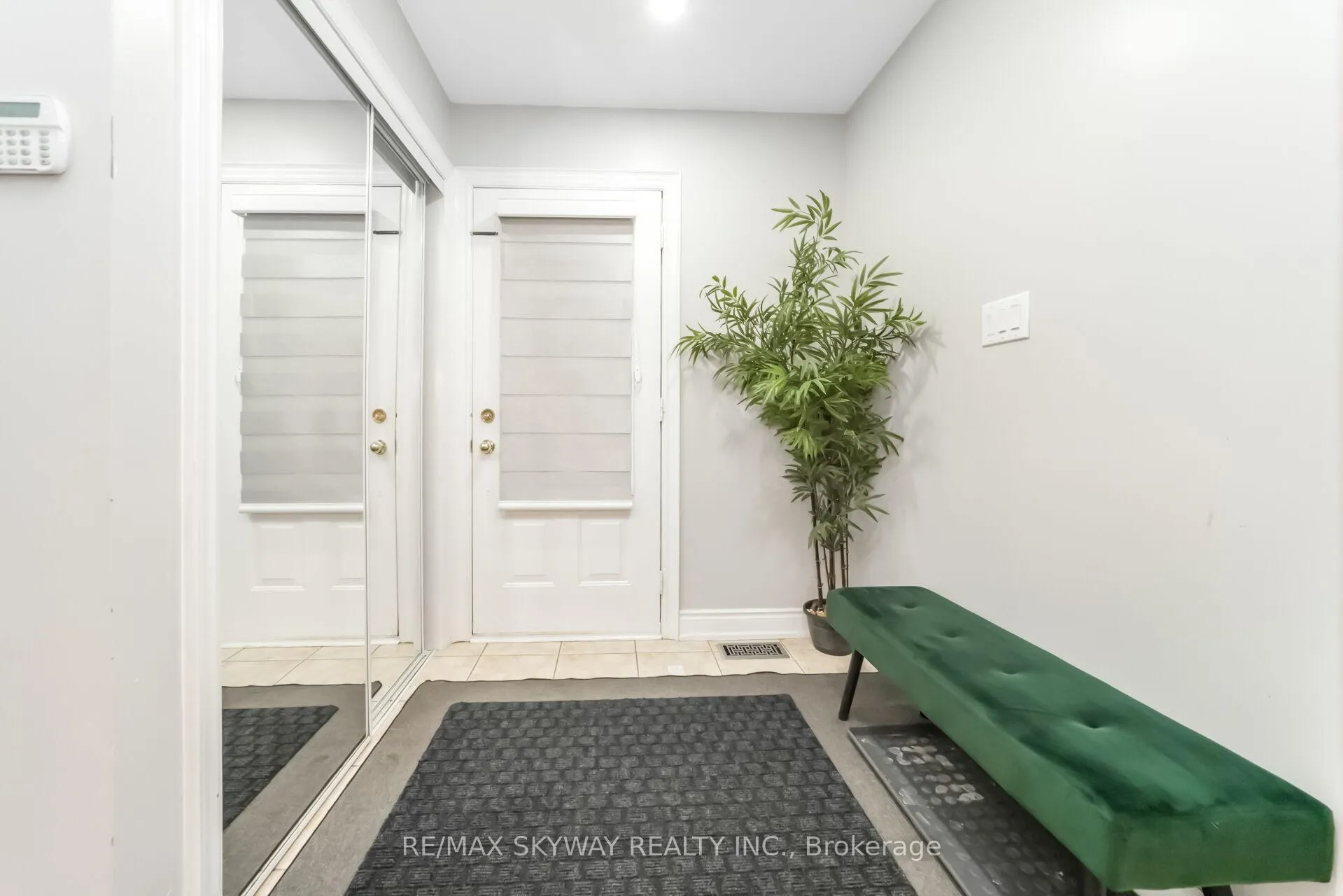 Photo 6 of 64 Bernard Avenue, Brampton, Fletcher's Creek South — HOMEH