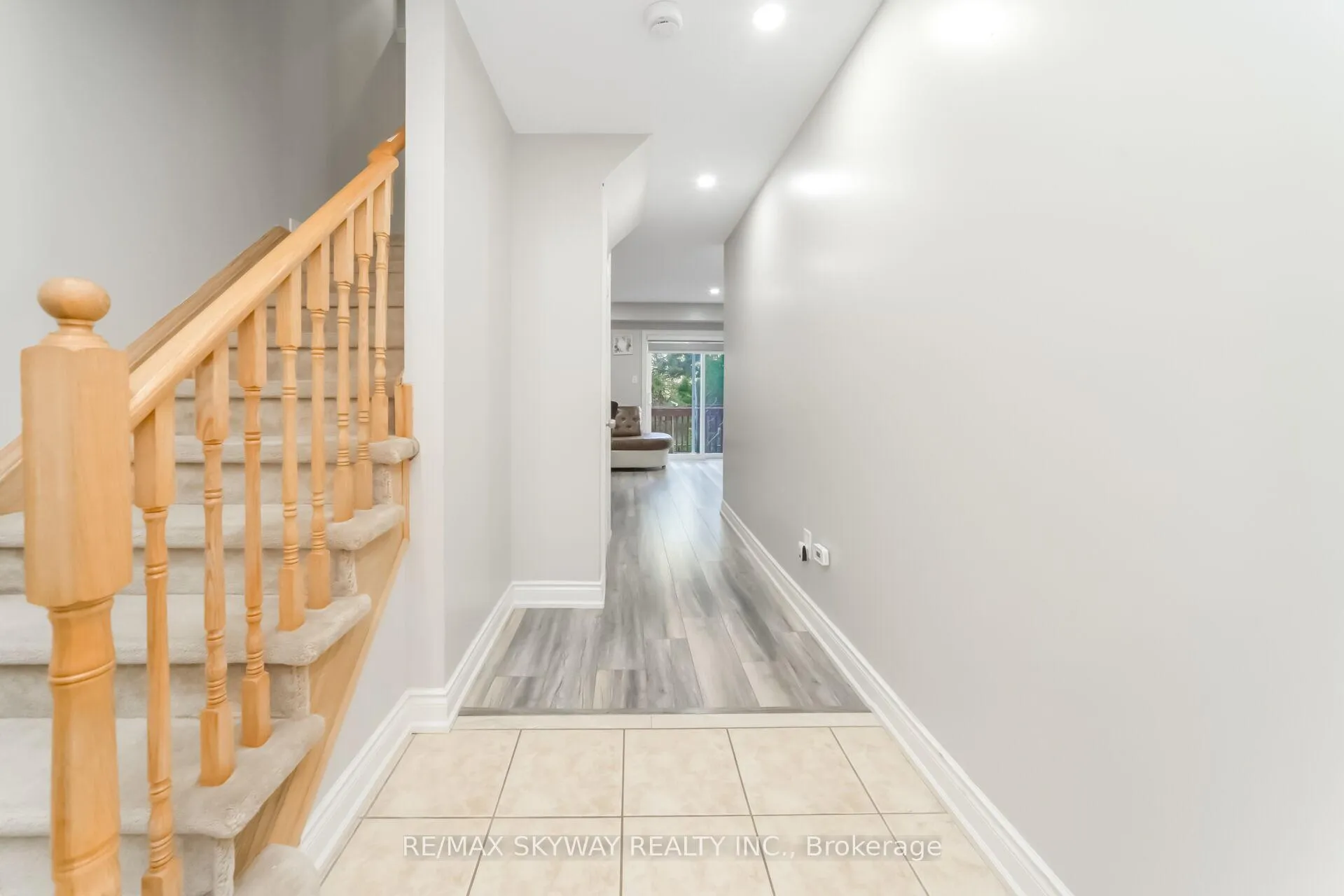 Photo 7 of 64 Bernard Avenue, Brampton, Fletcher's Creek South — HOMEH