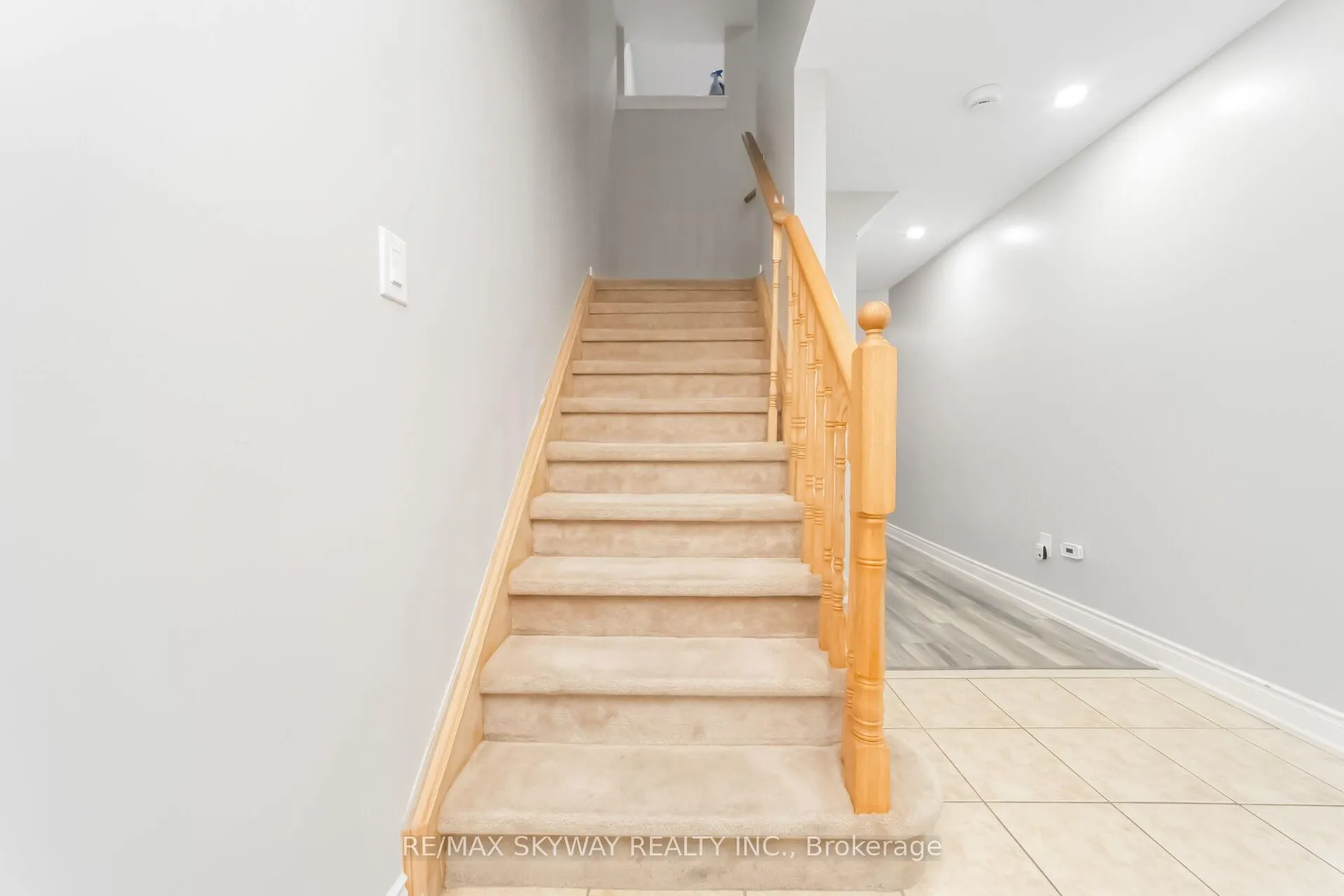 Photo 10 of 64 Bernard Avenue, Brampton, Fletcher's Creek South — HOMEH