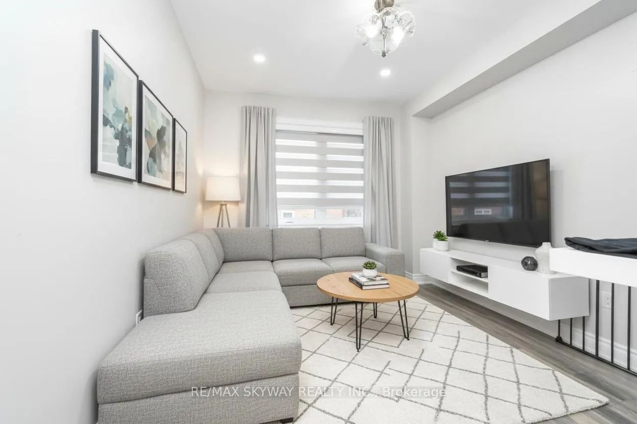 Photo 14 of 64 Bernard Avenue, Brampton, Fletcher's Creek South — HOMEH