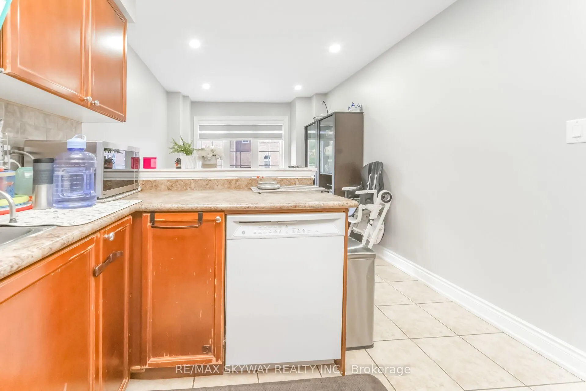 Photo 19 of 64 Bernard Avenue, Brampton, Fletcher's Creek South — HOMEH