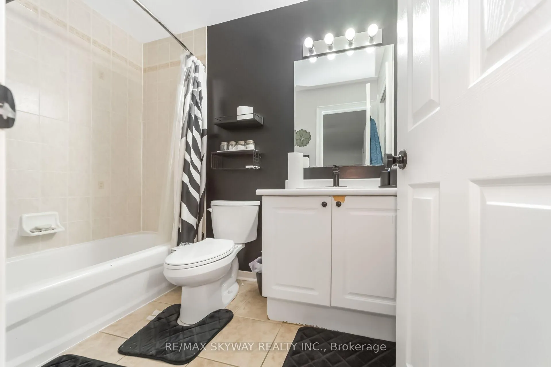 Photo 25 of 64 Bernard Avenue, Brampton, Fletcher's Creek South — HOMEH