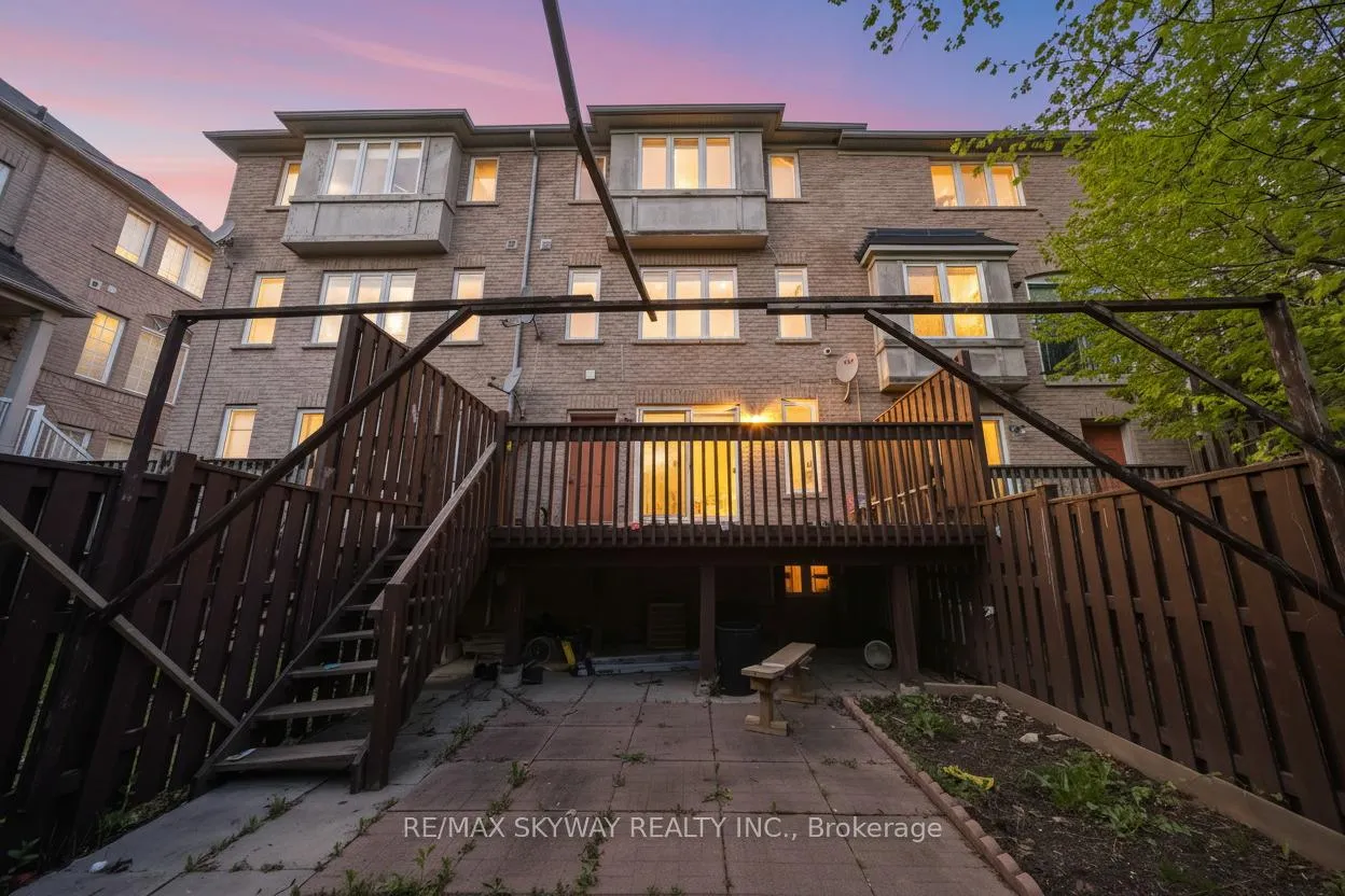 Photo 37 of 64 Bernard Avenue, Brampton, Fletcher's Creek South — HOMEH