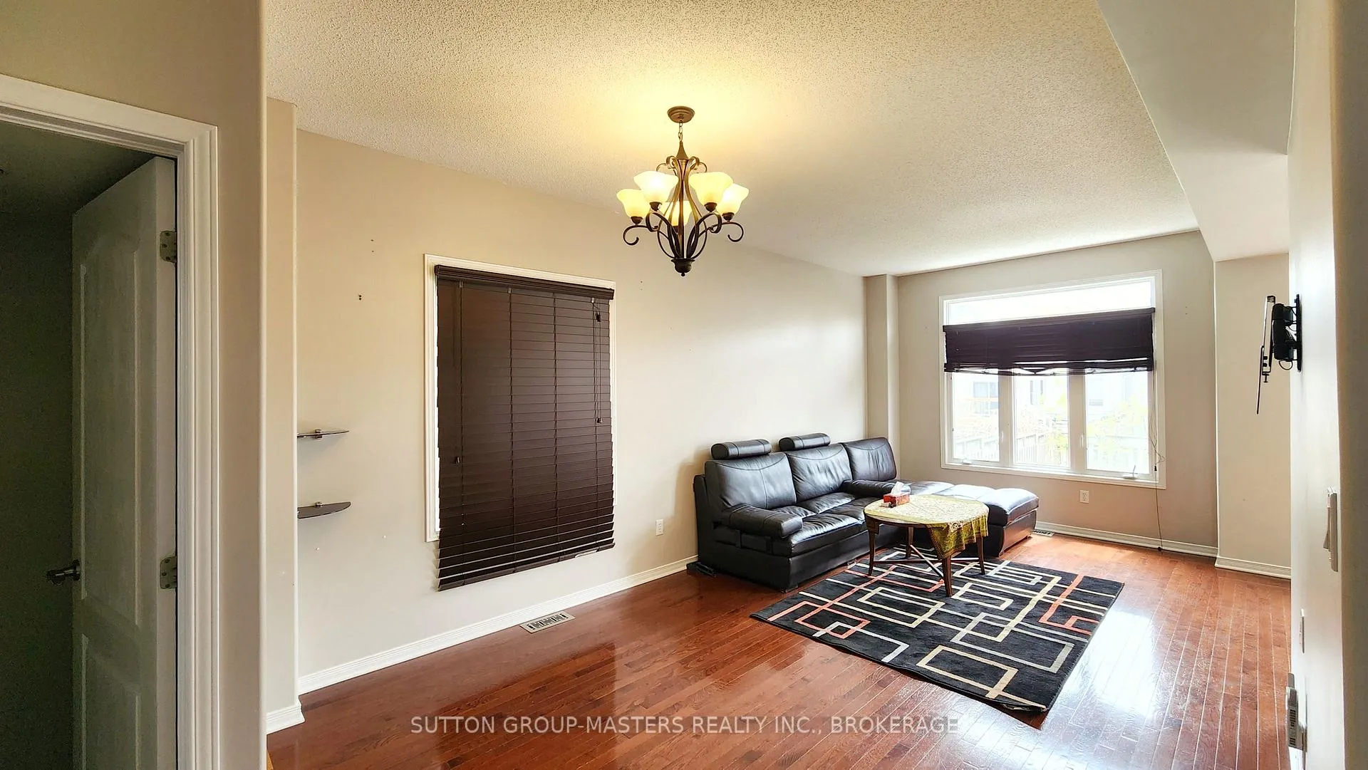 Photo 5 of 443 Maureen Street, Kingston, Kingston East (Incl Barret Crt) — HOMEH
