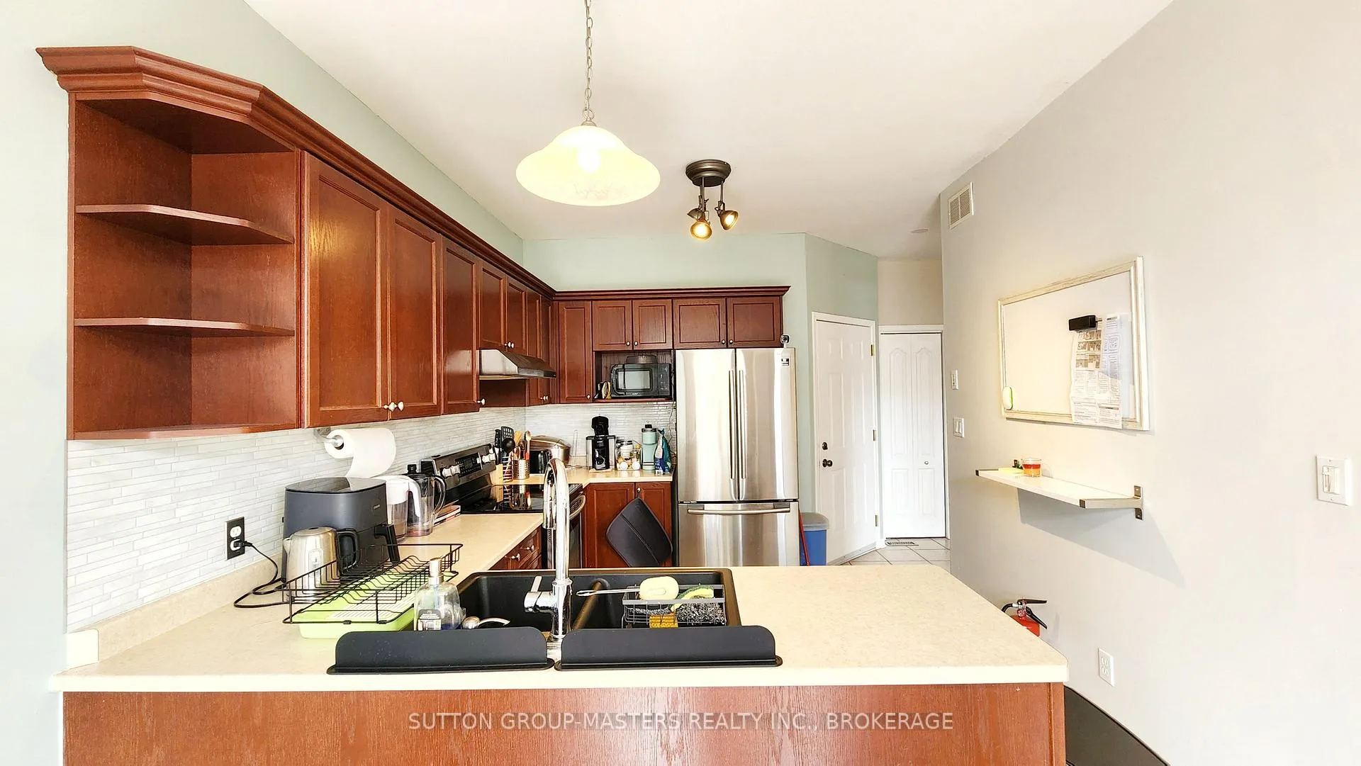 Photo 8 of 443 Maureen Street, Kingston, Kingston East (Incl Barret Crt) — HOMEH