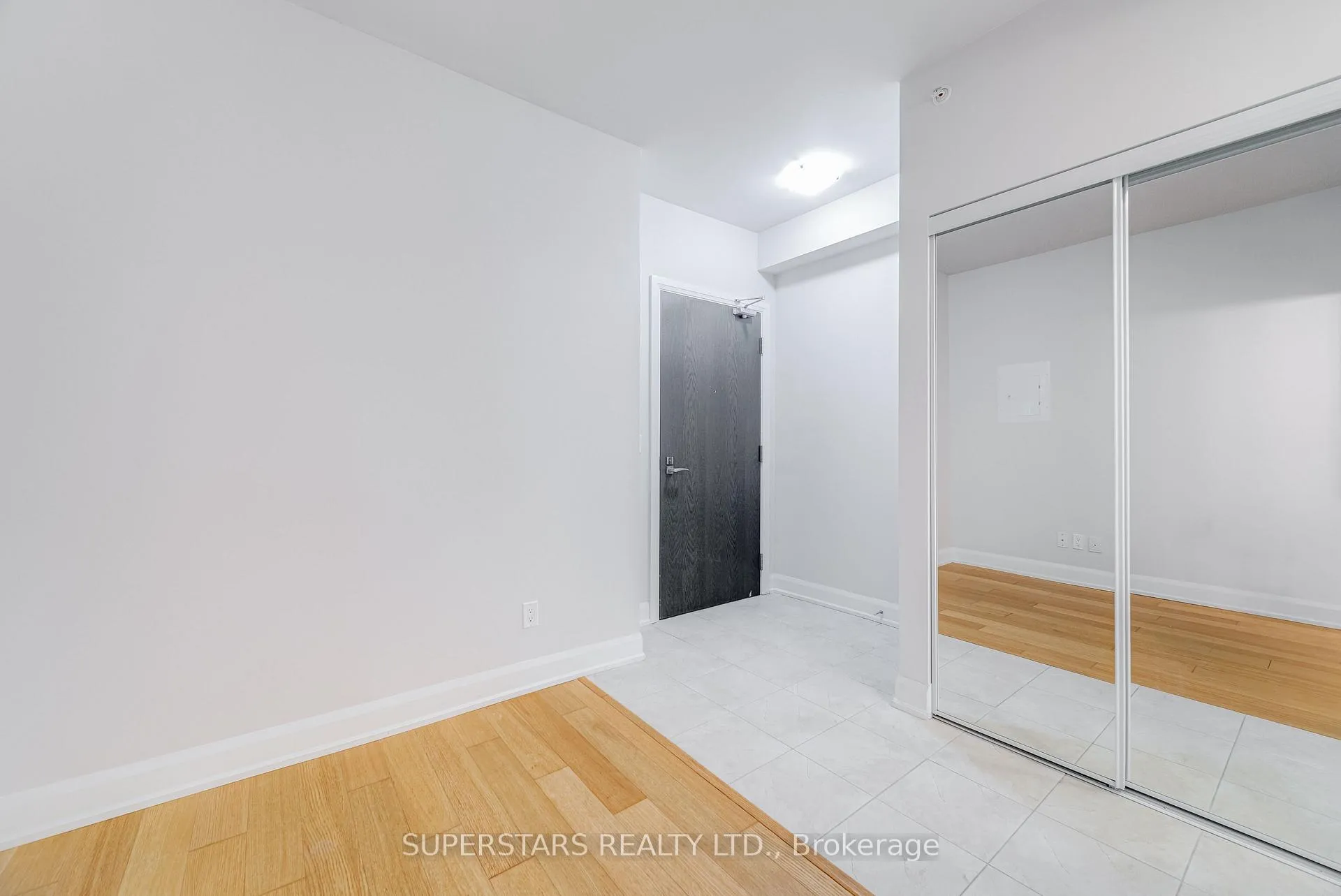 Photo 3 of Unit 401, 2910 Highway 7, Vaughan, Concord — HOMEH