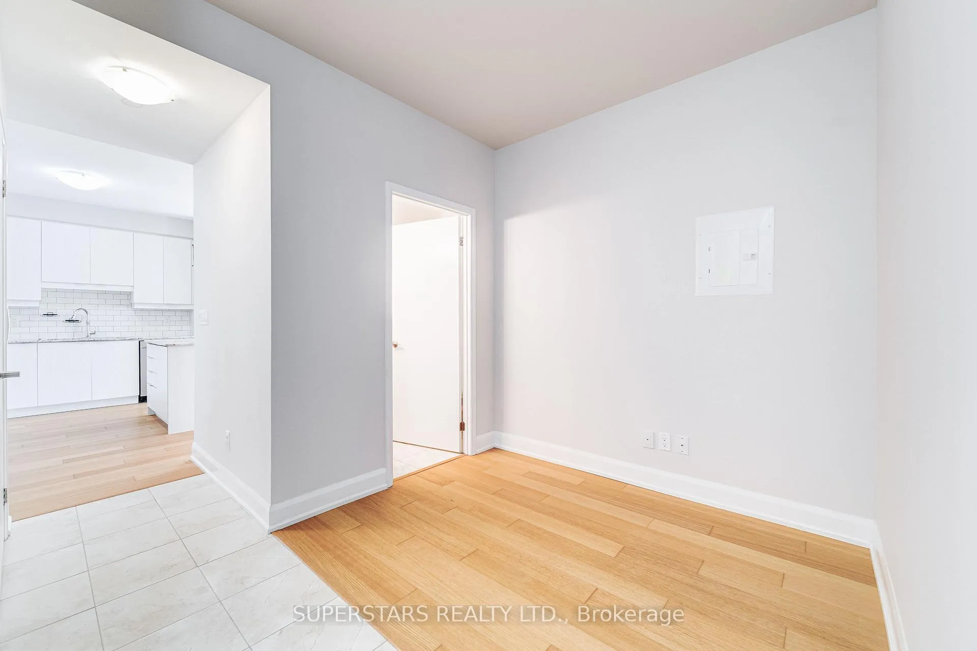 Photo 7 of Unit 401, 2910 Highway 7, Vaughan, Concord — HOMEH