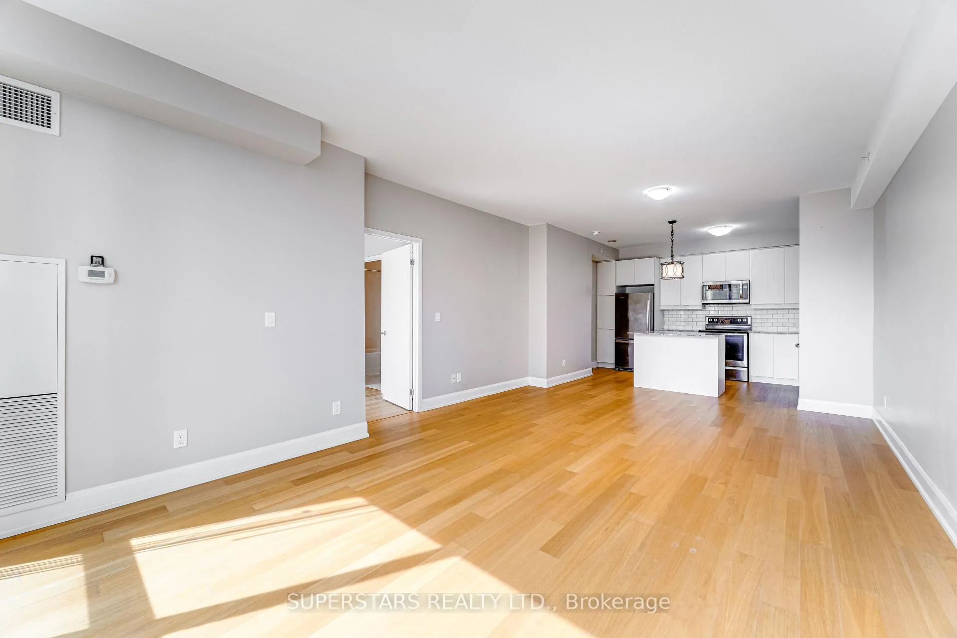 Photo 11 of Unit 401, 2910 Highway 7, Vaughan, Concord — HOMEH