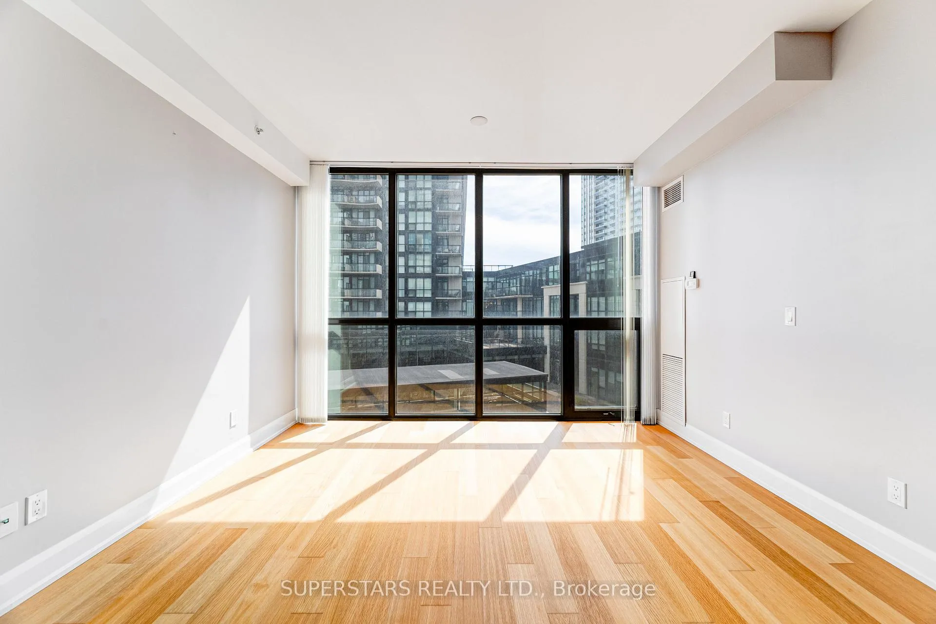 Photo 12 of Unit 401, 2910 Highway 7, Vaughan, Concord — HOMEH