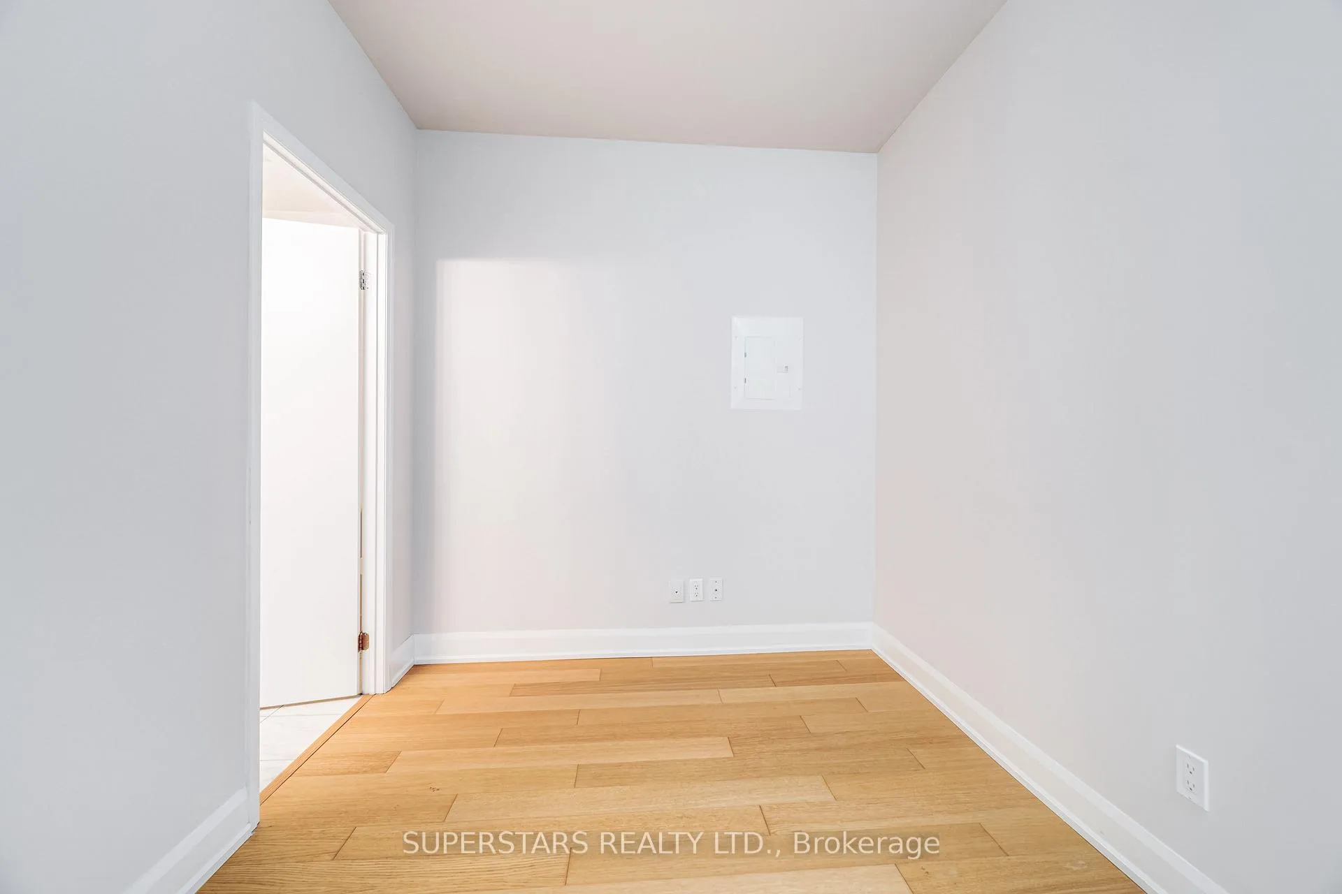 Photo 14 of Unit 401, 2910 Highway 7, Vaughan, Concord — HOMEH